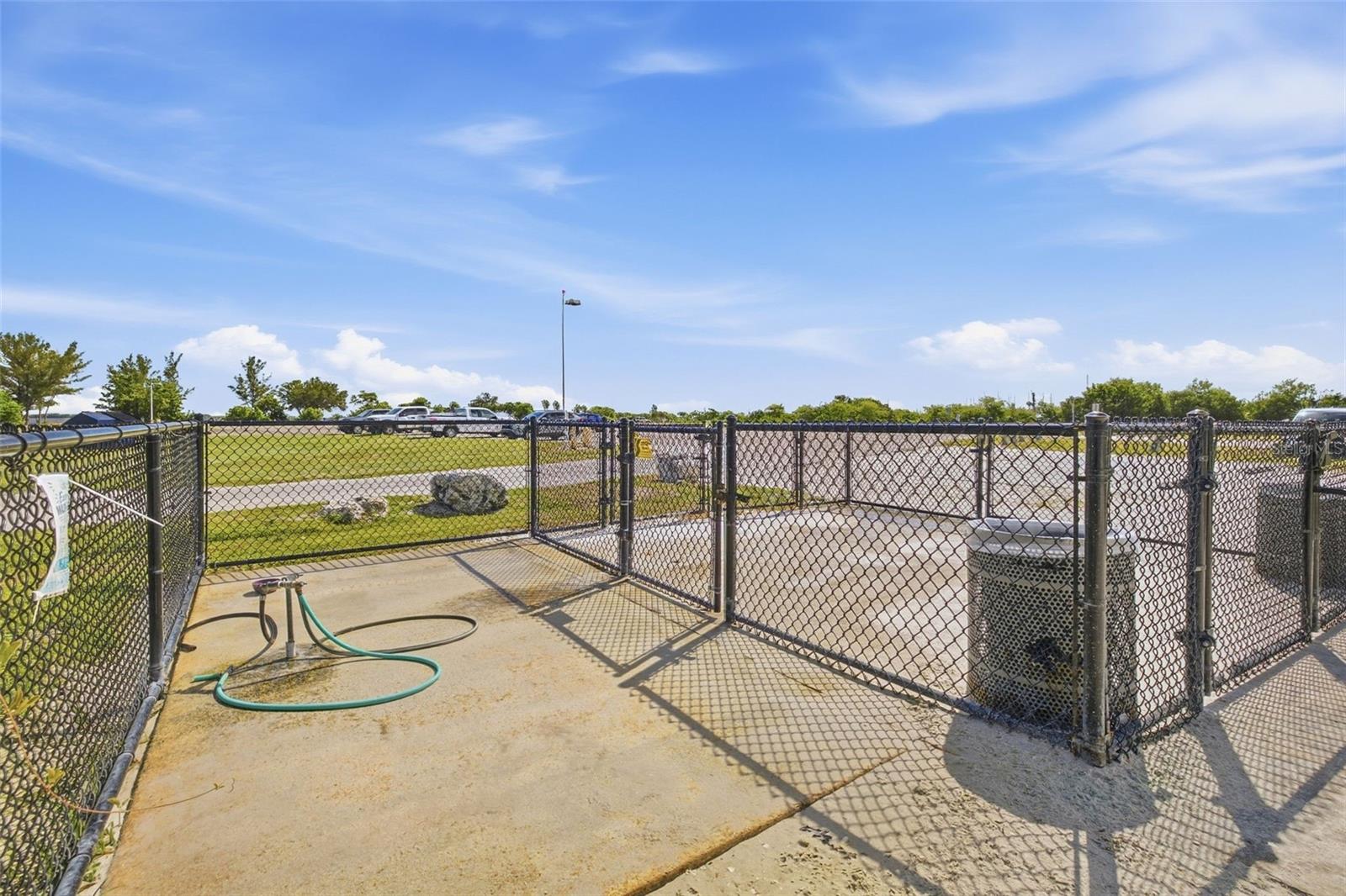 615 E DAVIS BLVD