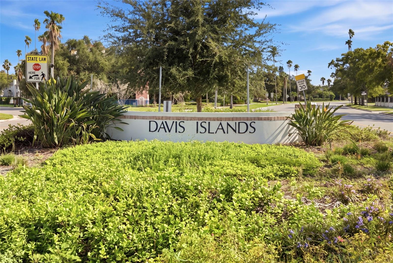 615 E DAVIS BLVD