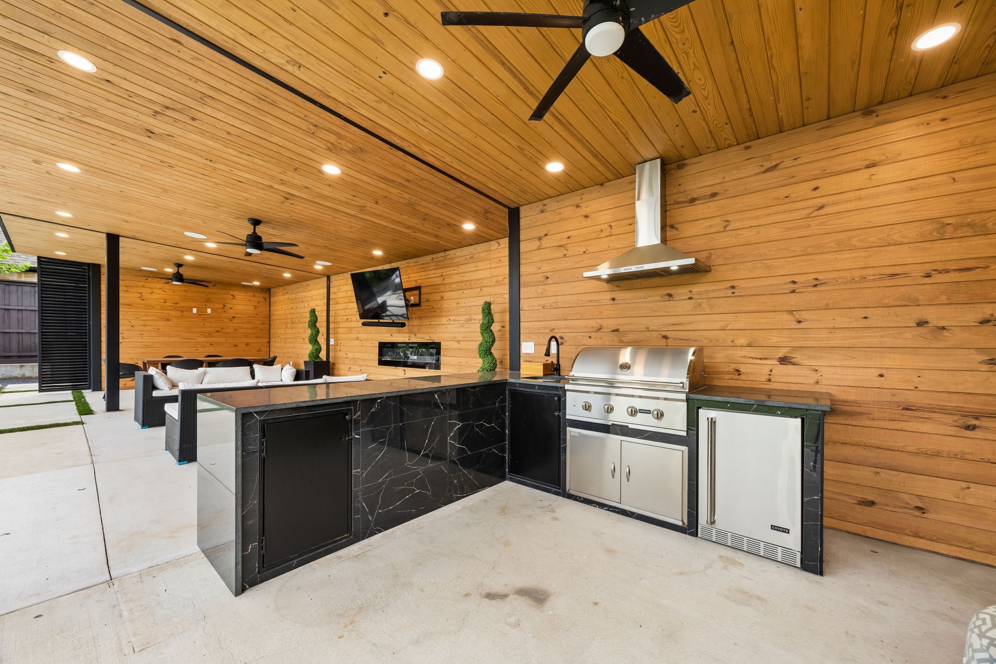 4558 Ridge Road