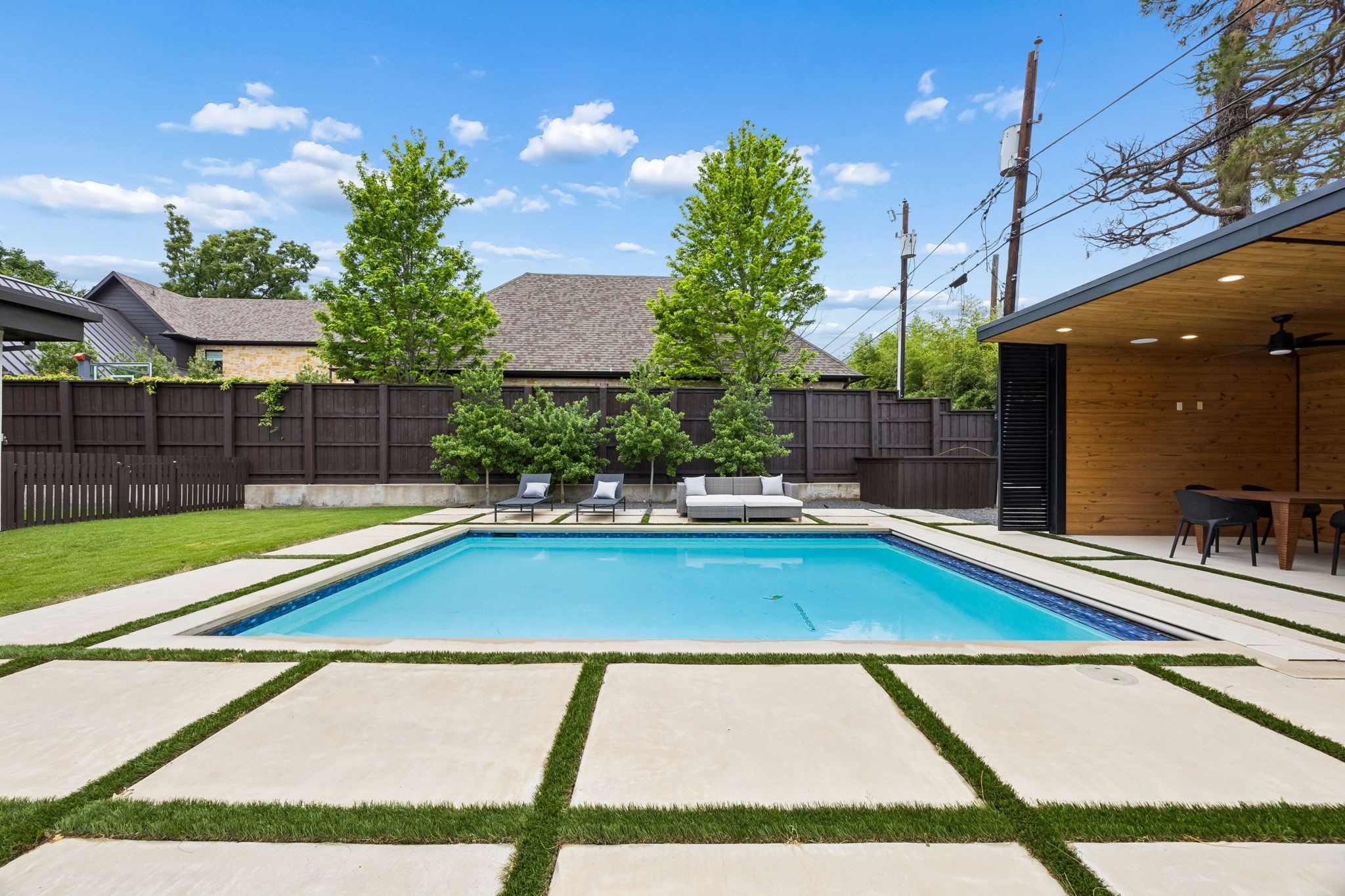 4558 Ridge Road