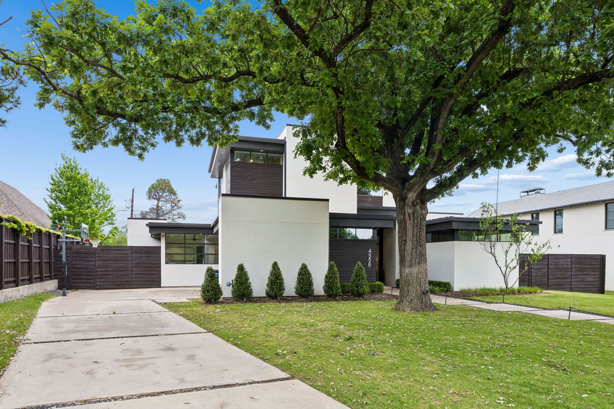4558 Ridge Road
