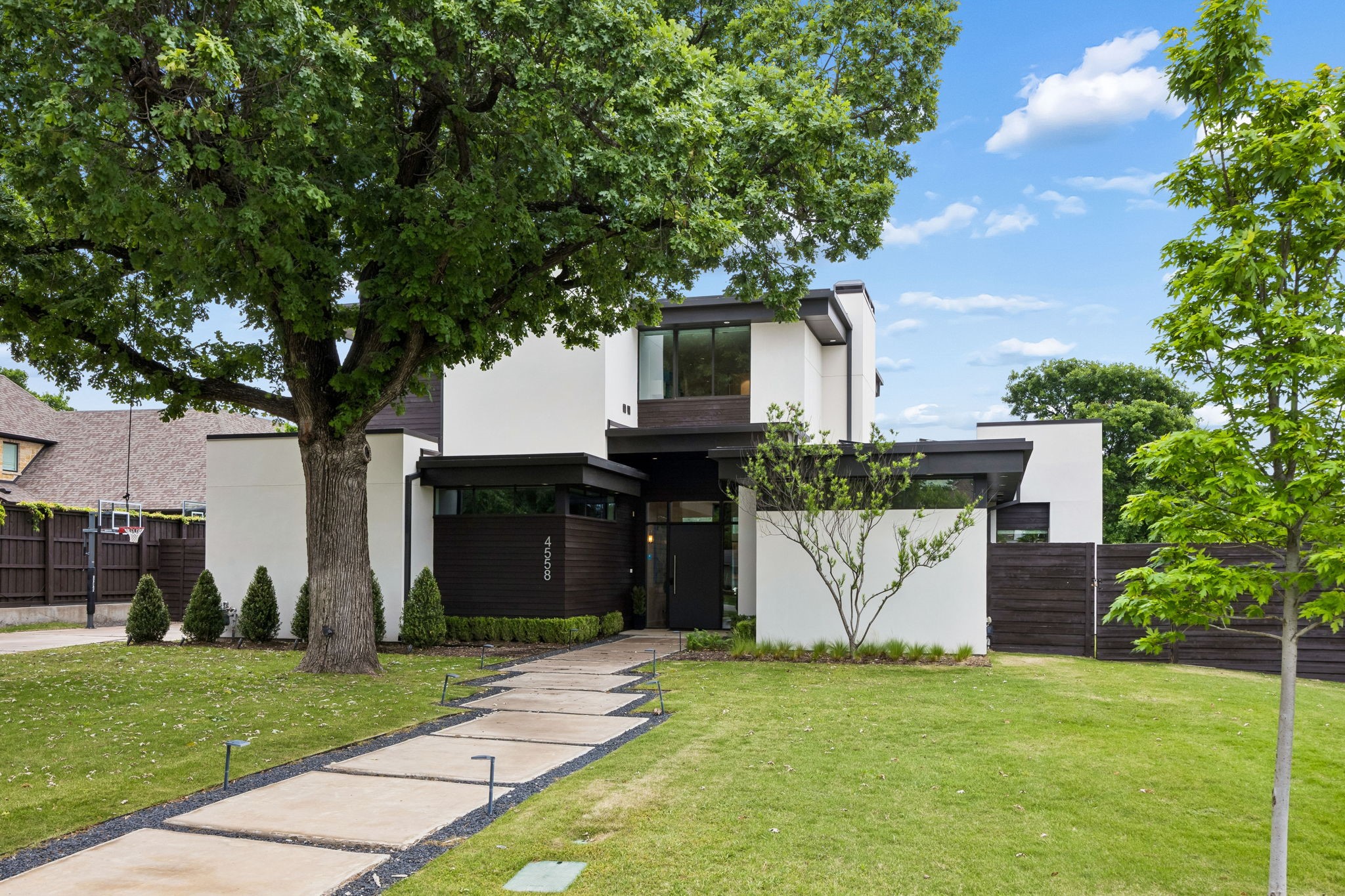 4558 Ridge Road