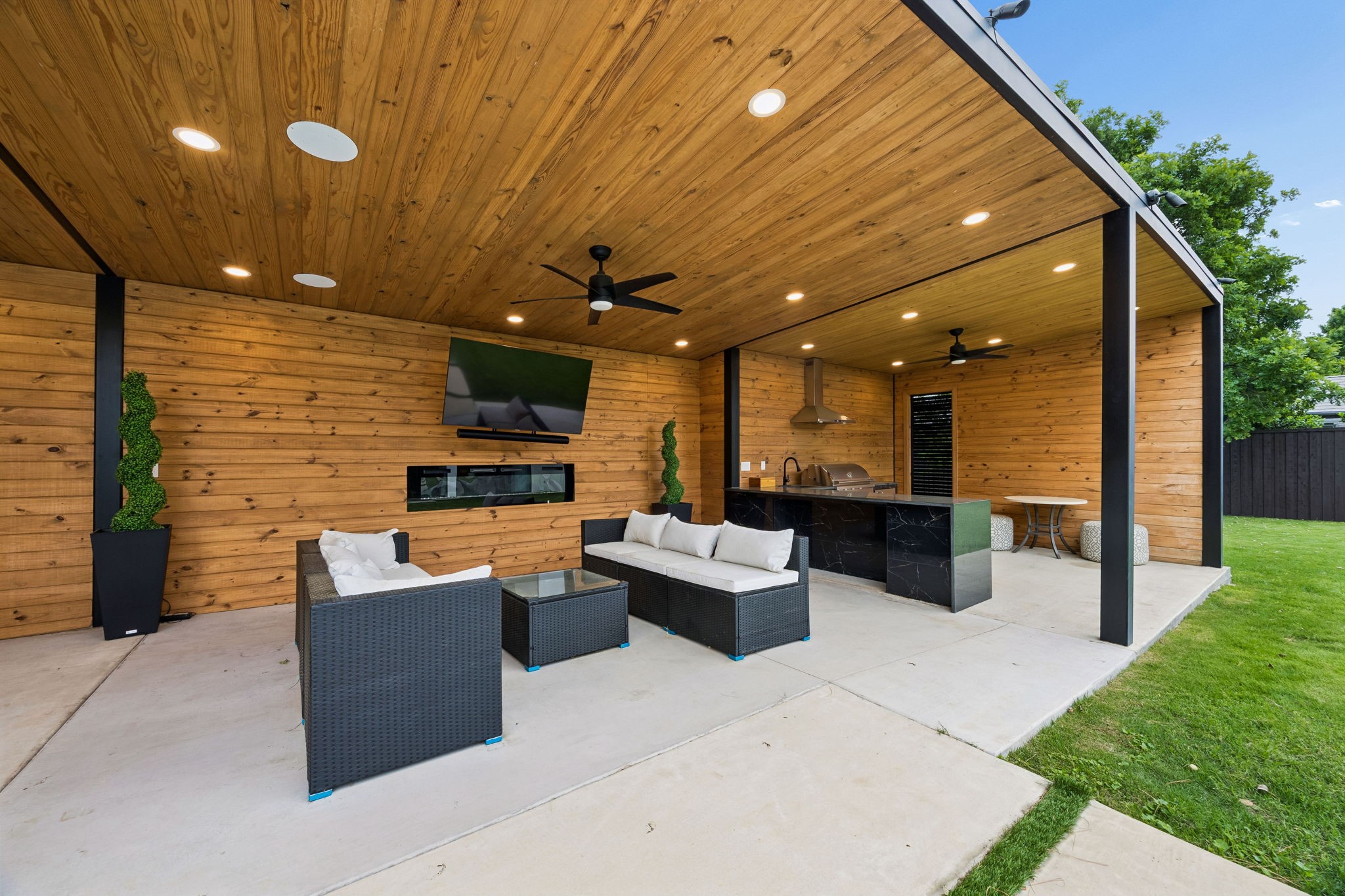 4558 Ridge Road