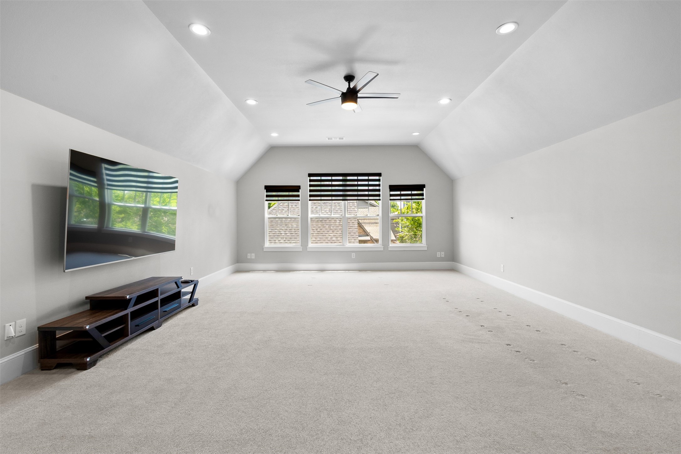 6118 Belmont Avenue