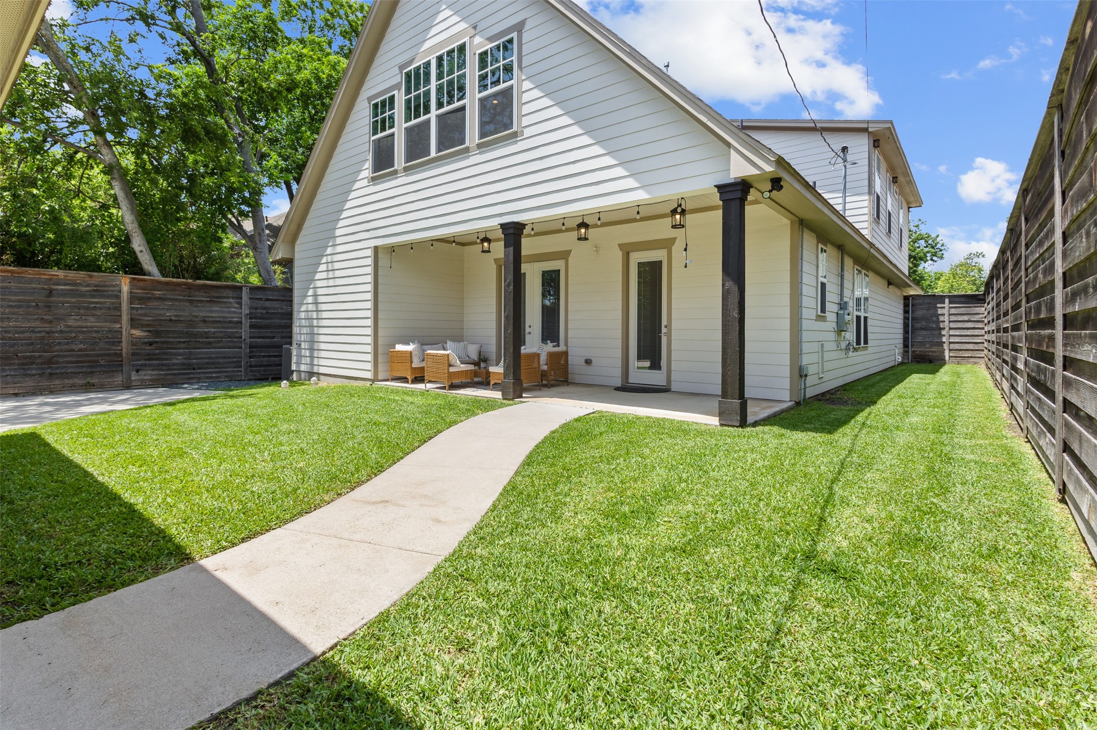 6118 Belmont Avenue
