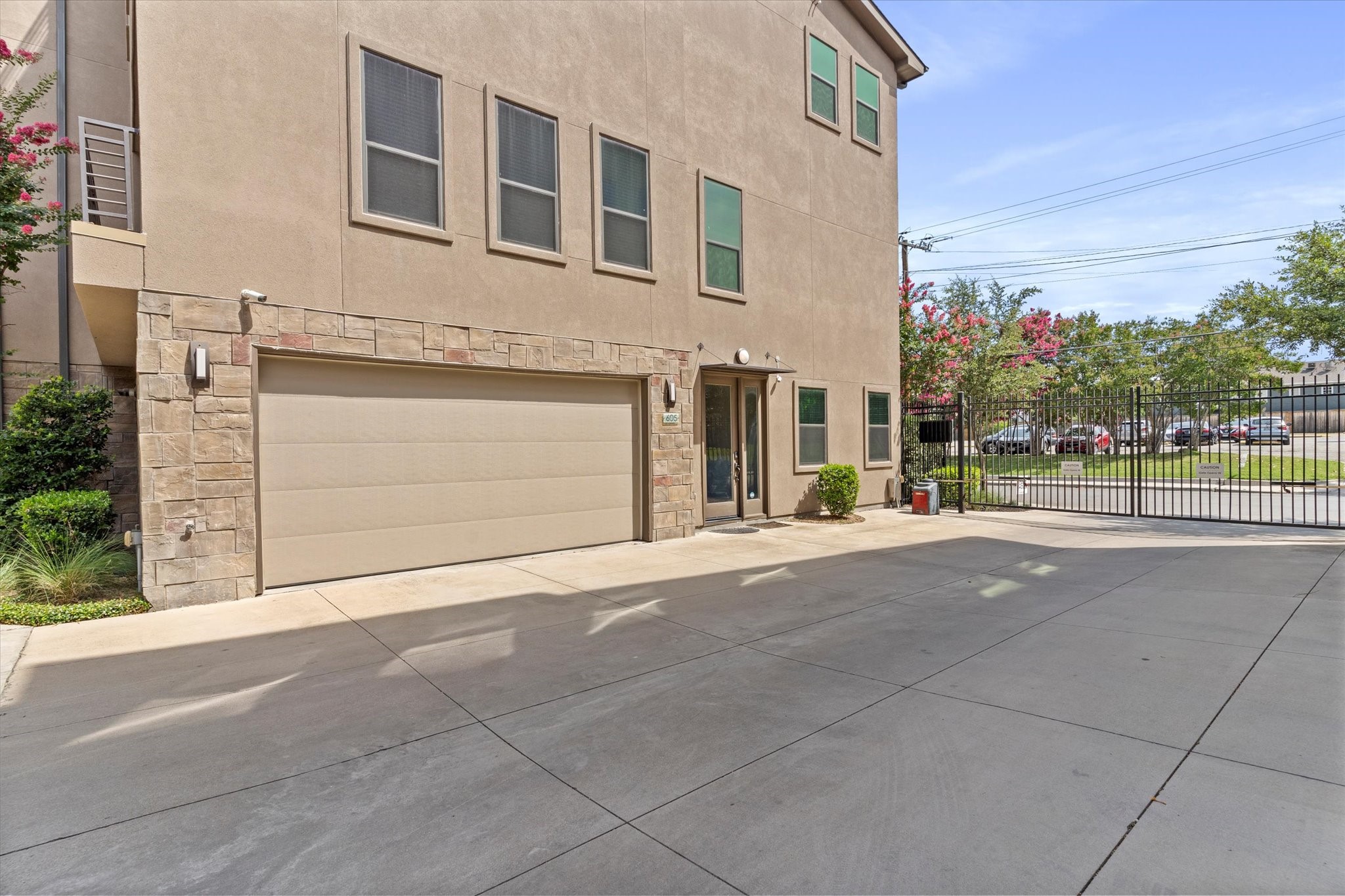 1717 Annex Avenue 605