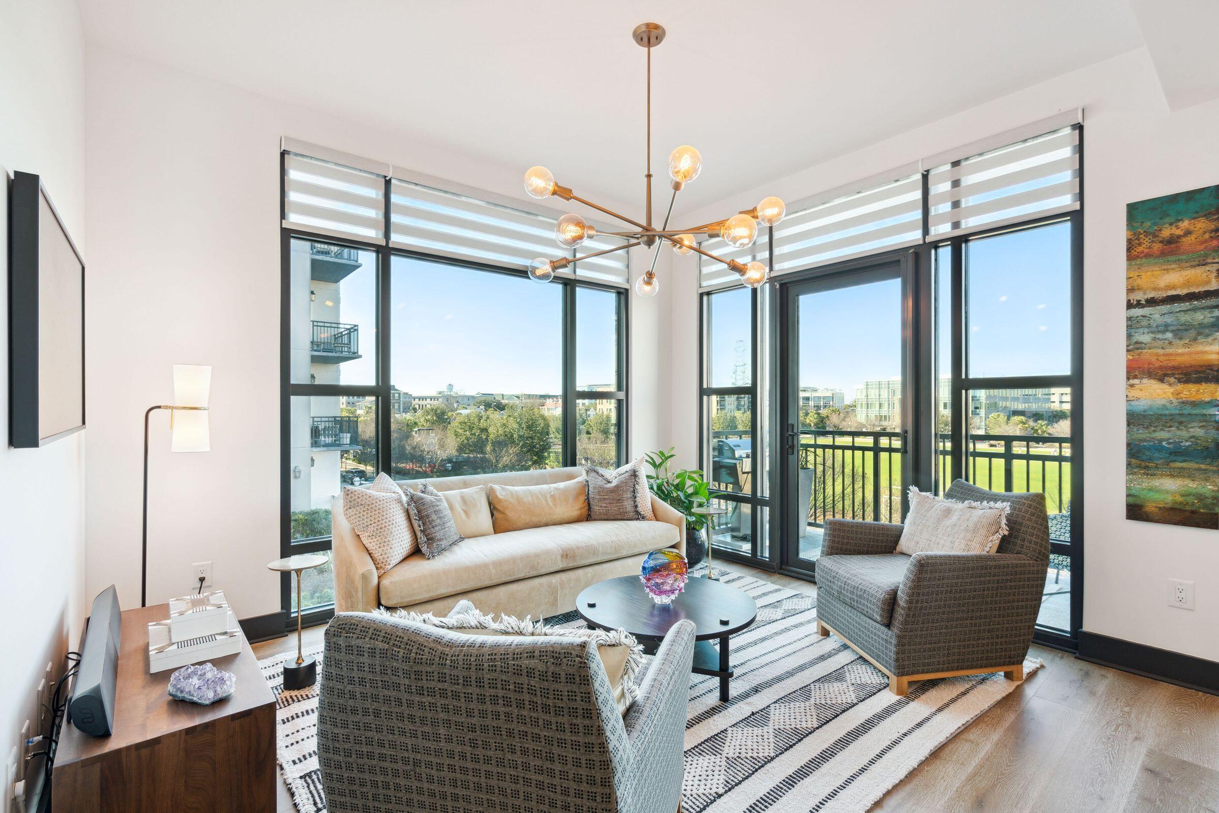 5 Gadsdenboro Street # 302