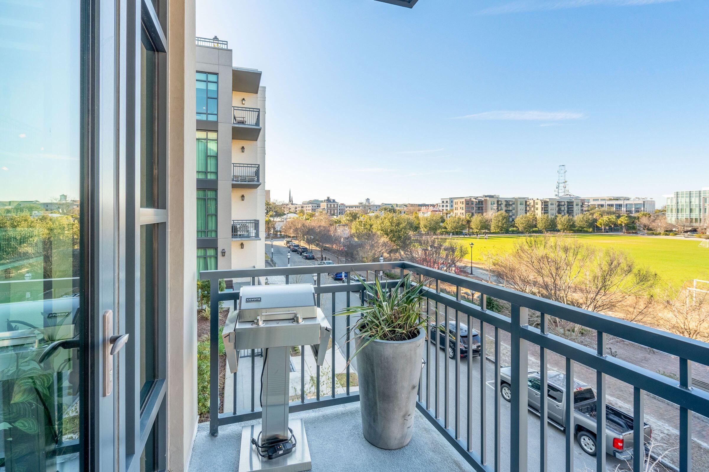 5 Gadsdenboro Street # 302