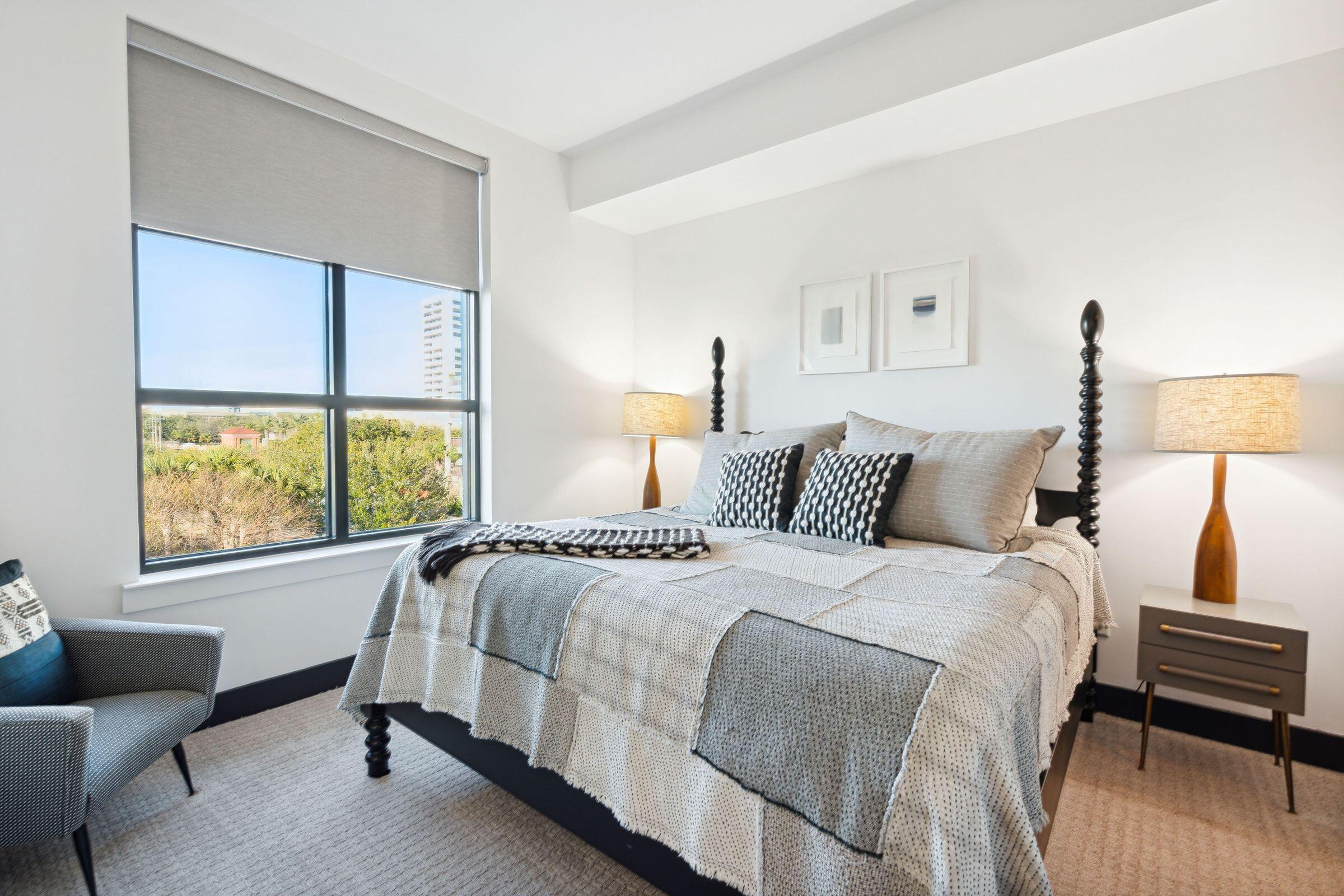 5 Gadsdenboro Street # 302