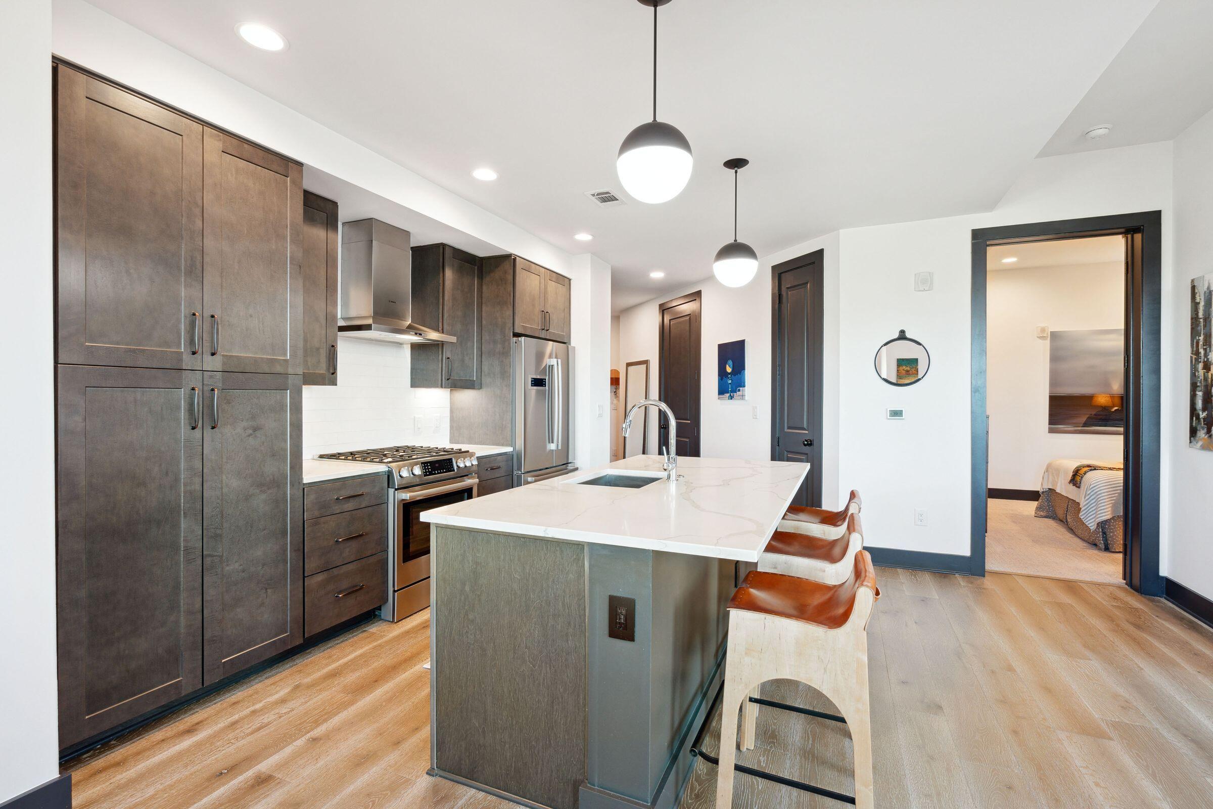 5 Gadsdenboro Street # 302