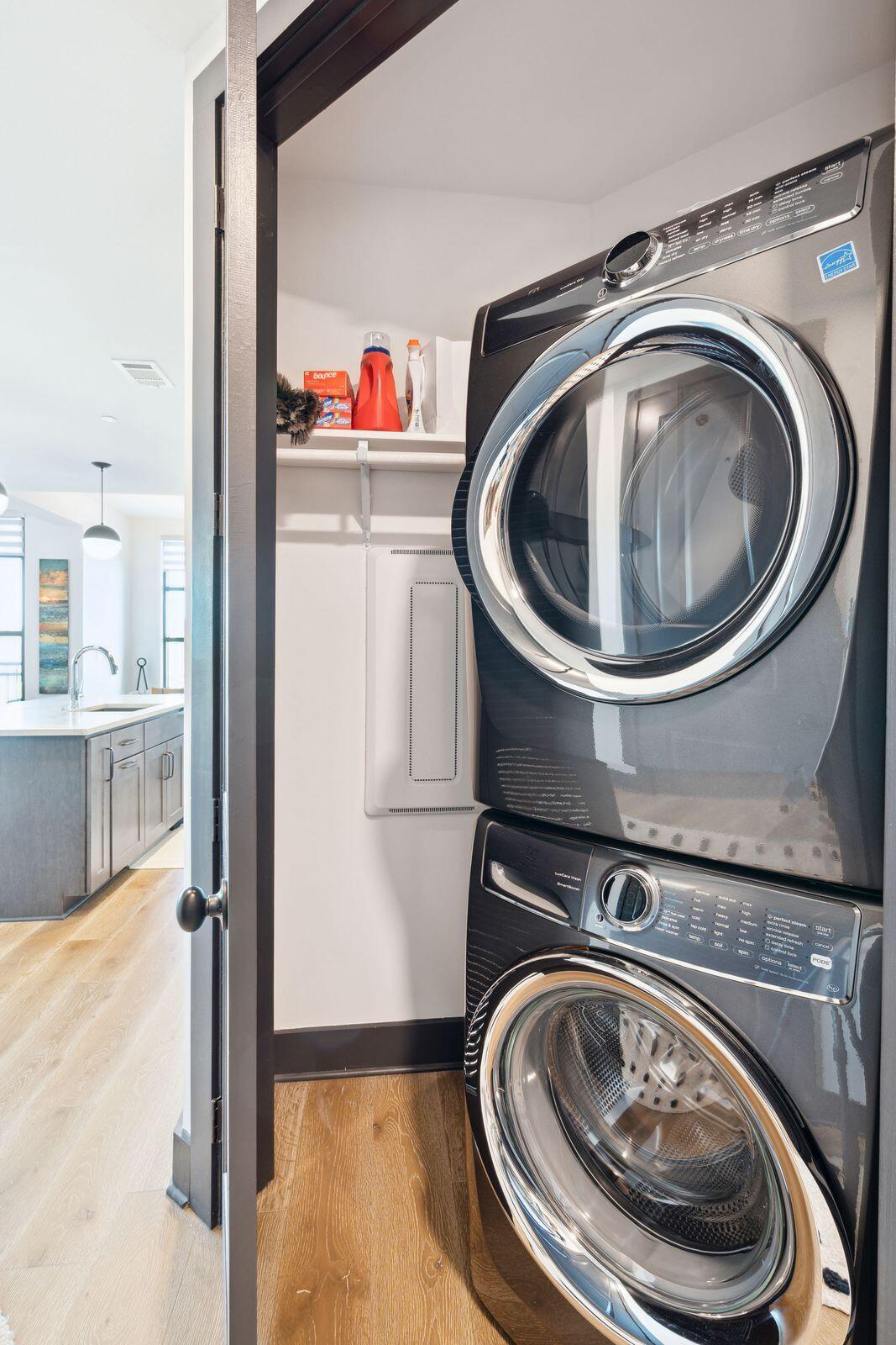 5 Gadsdenboro Street # 302