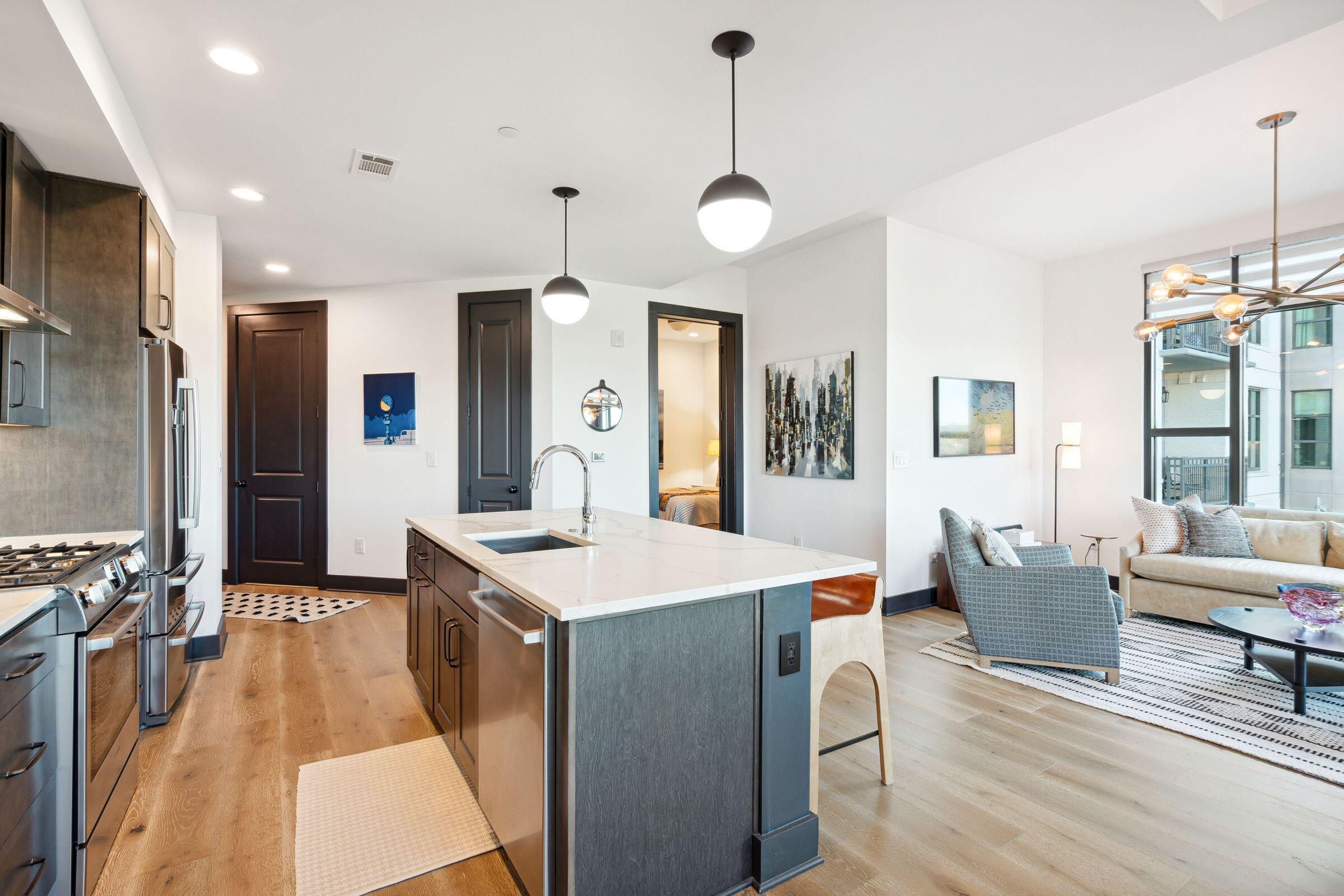 5 Gadsdenboro Street # 302