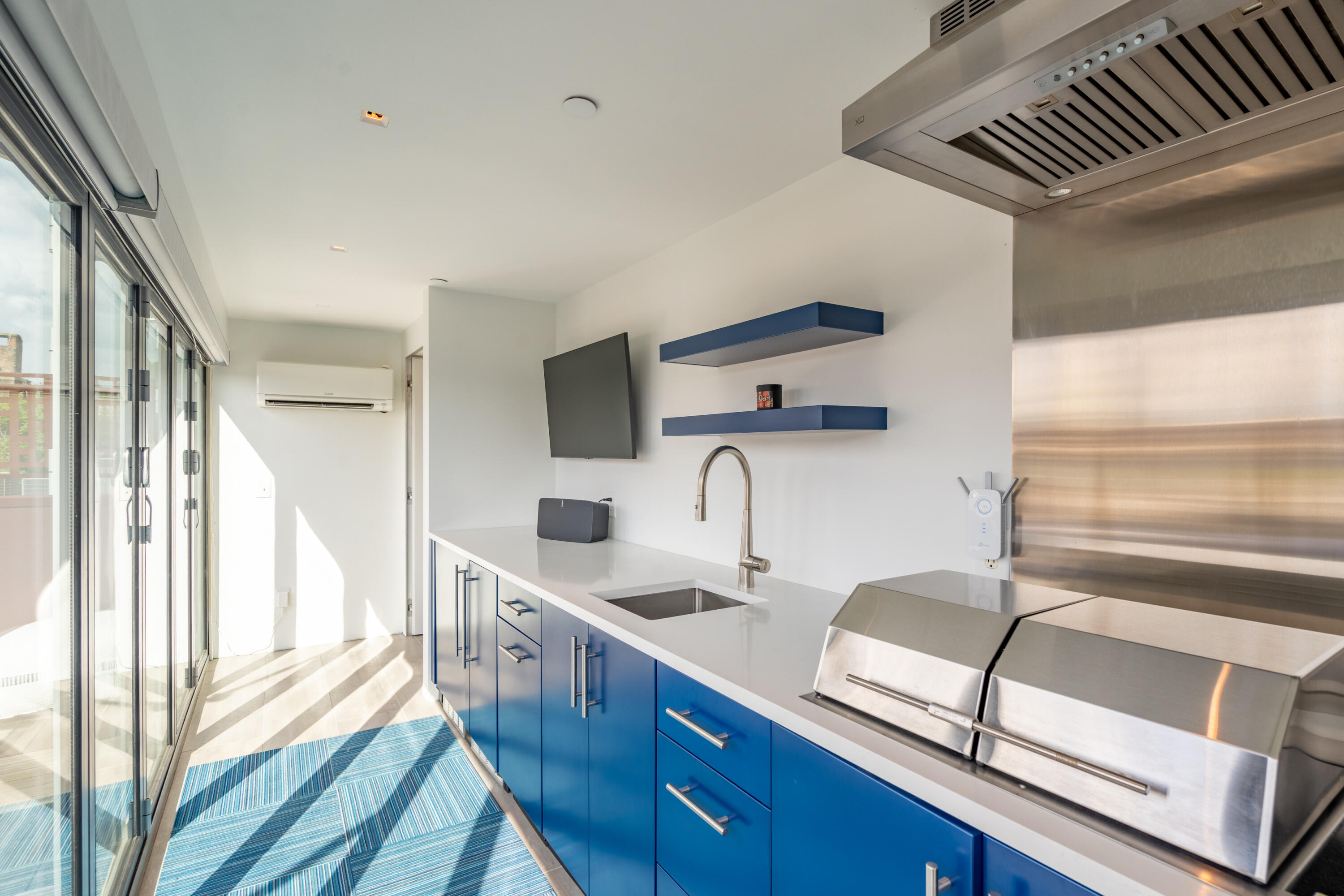 377 King Street # 209