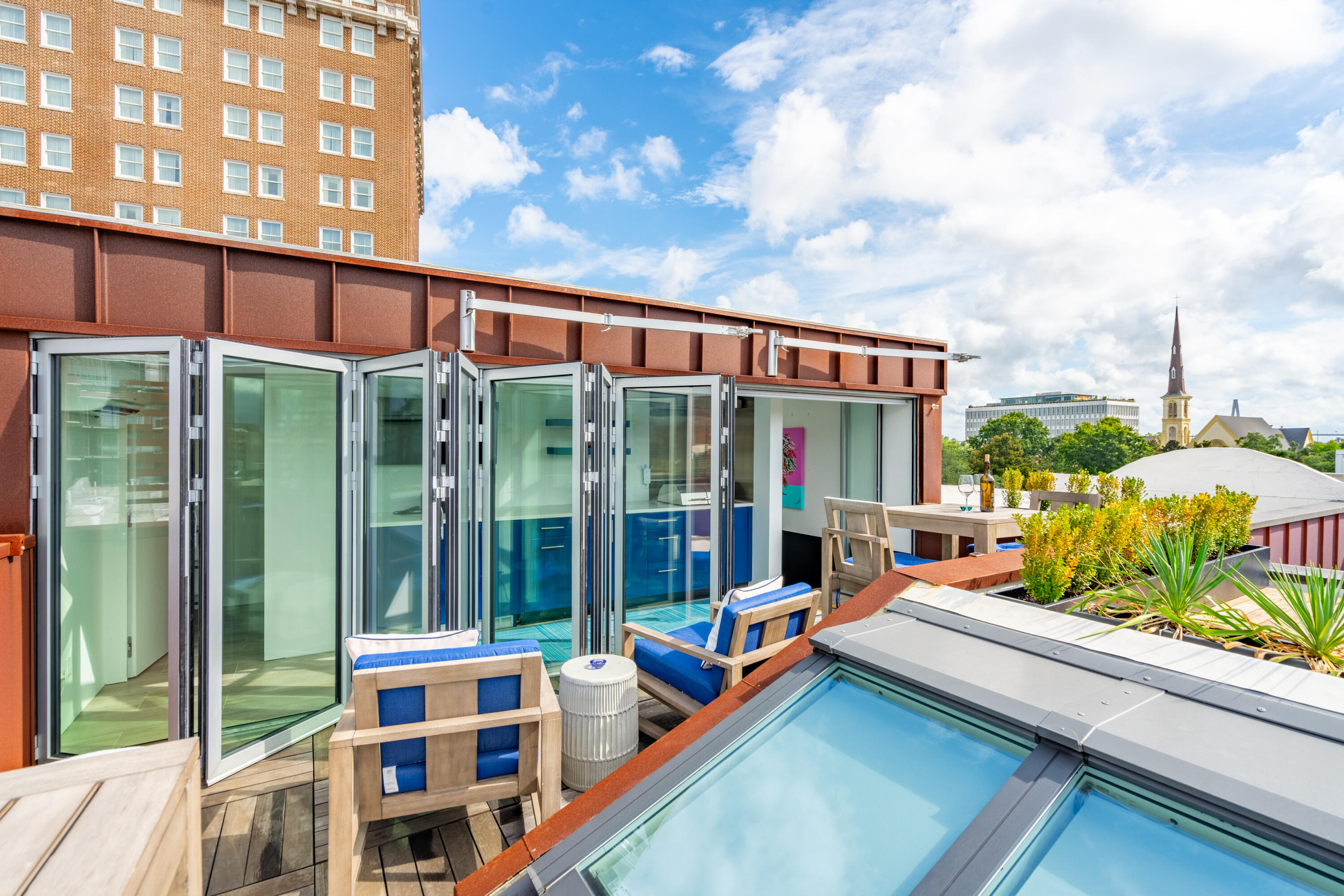 377 King Street # 209