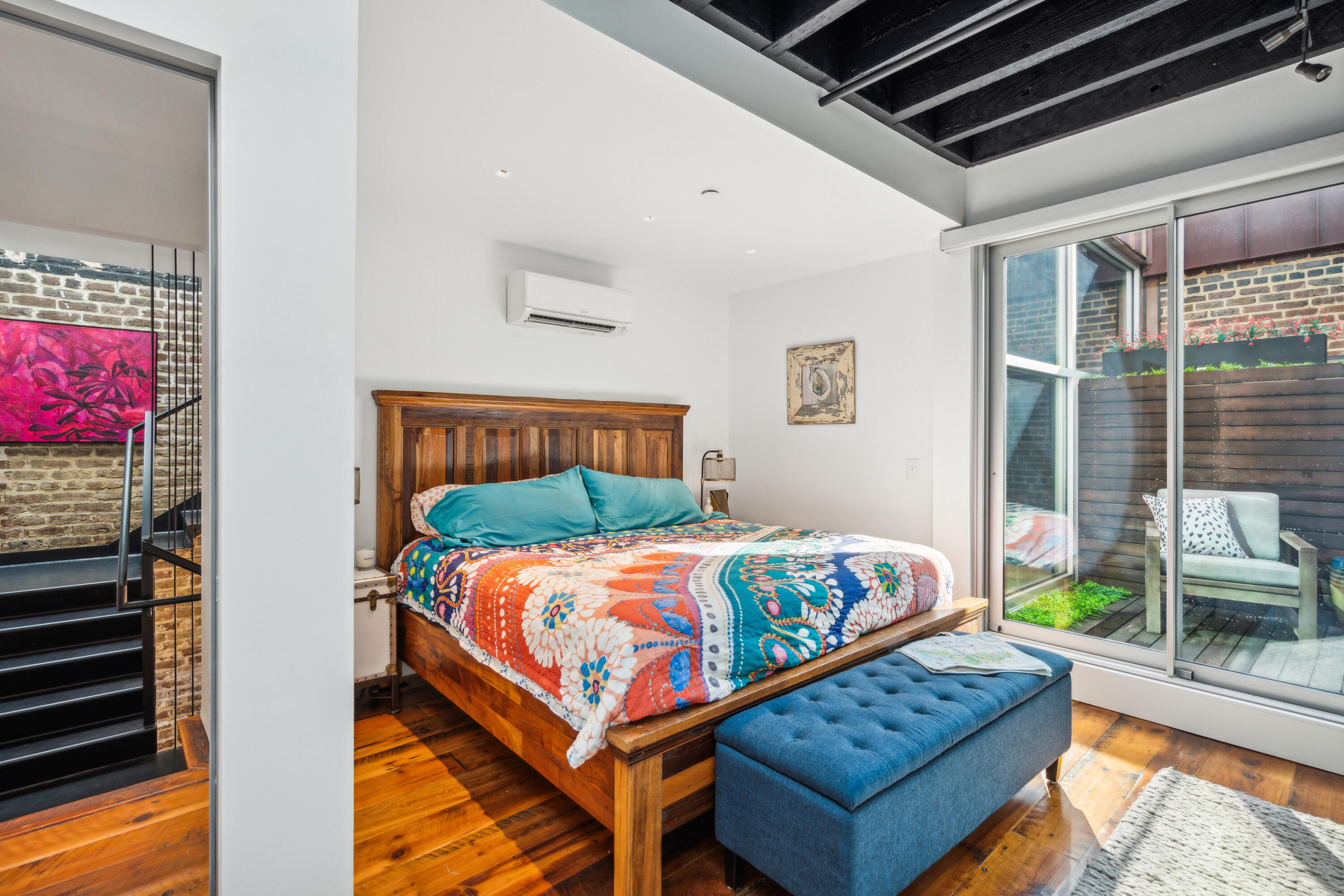 377 King Street # 209