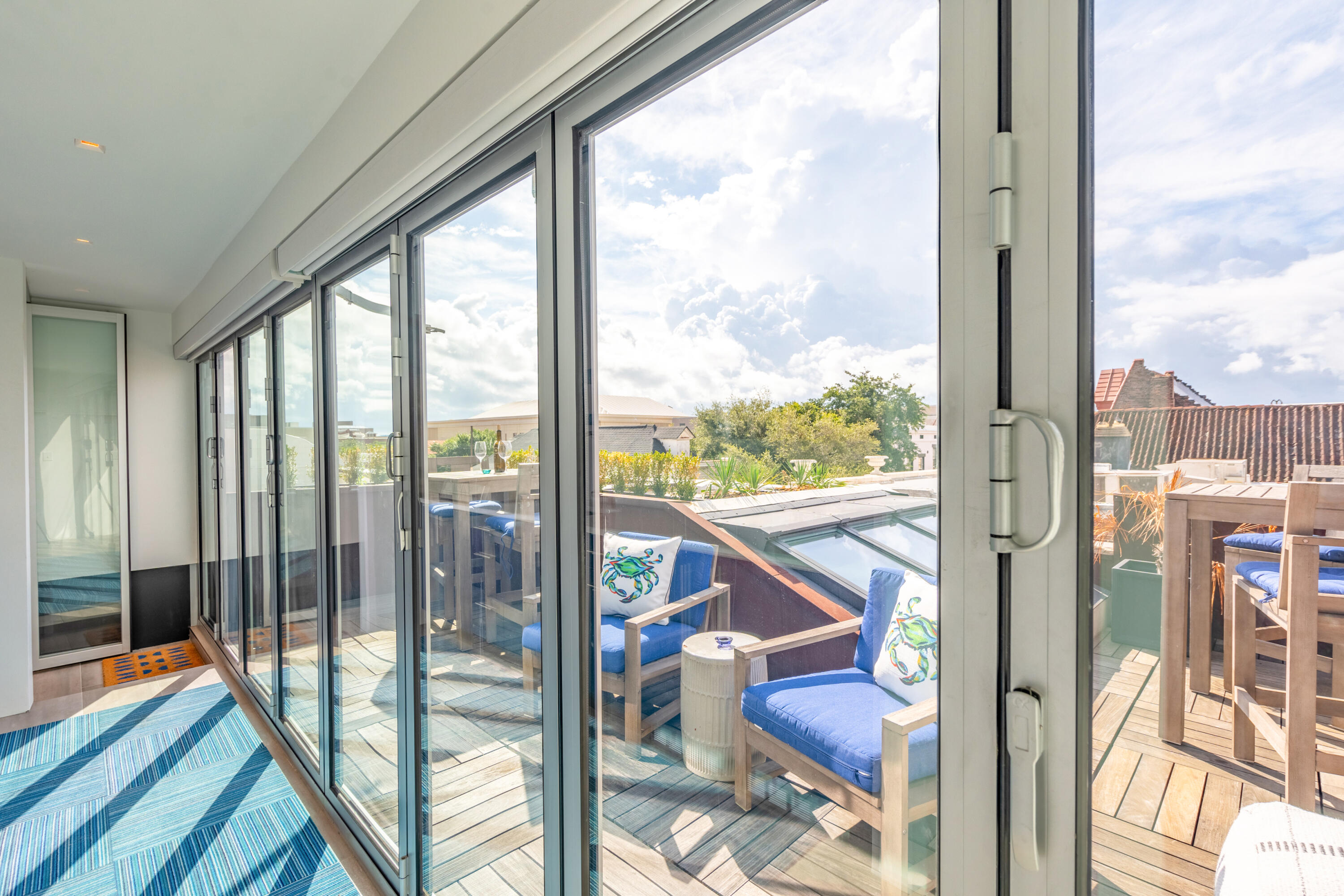 377 King Street # 209