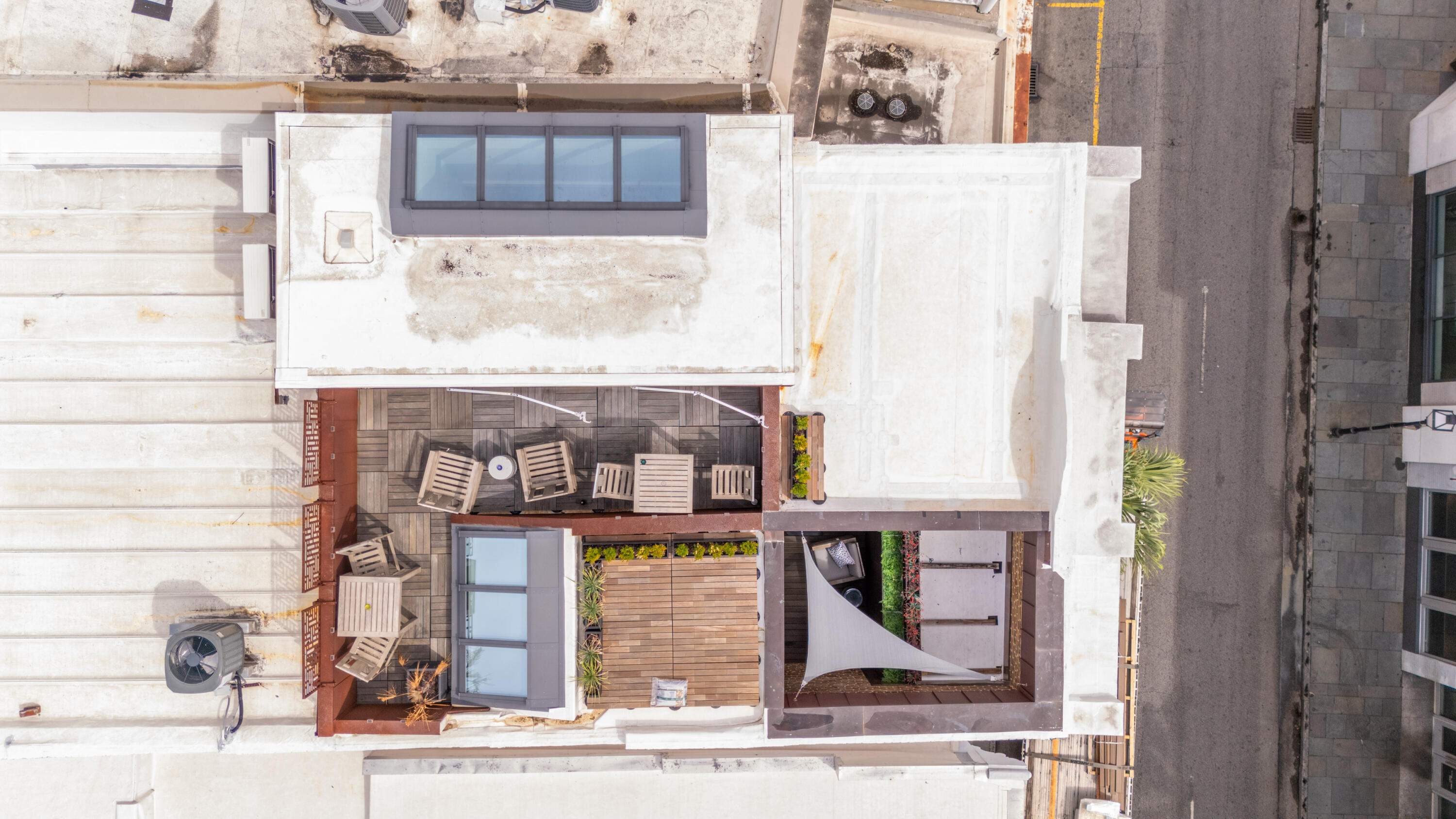 377 King Street # 209