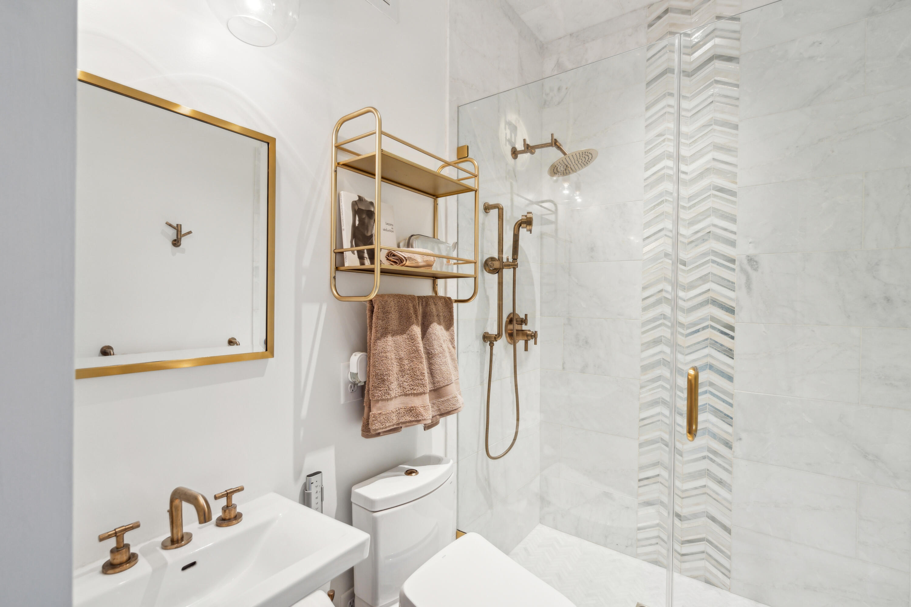 377 King Street # 209