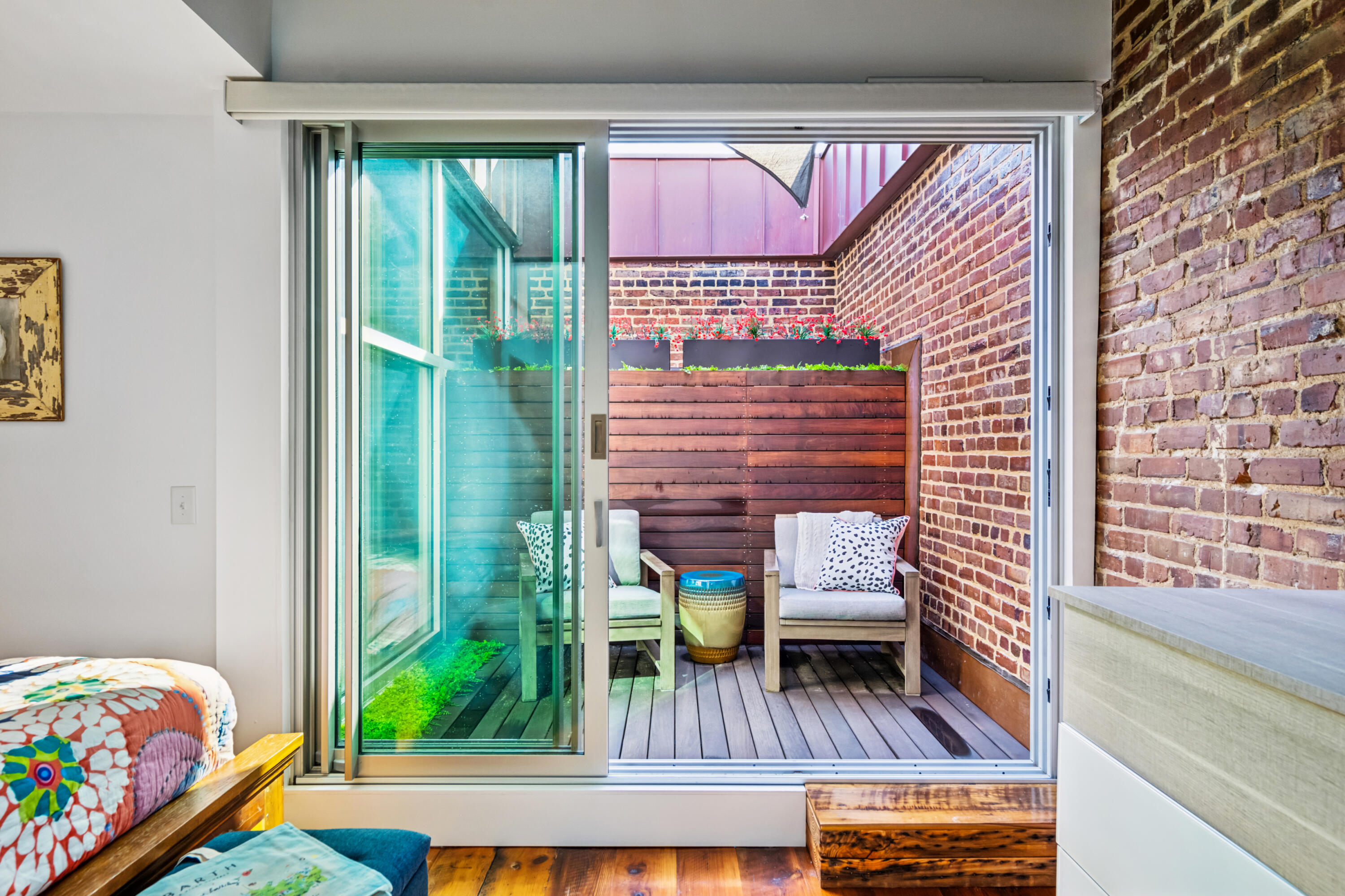 377 King Street # 209