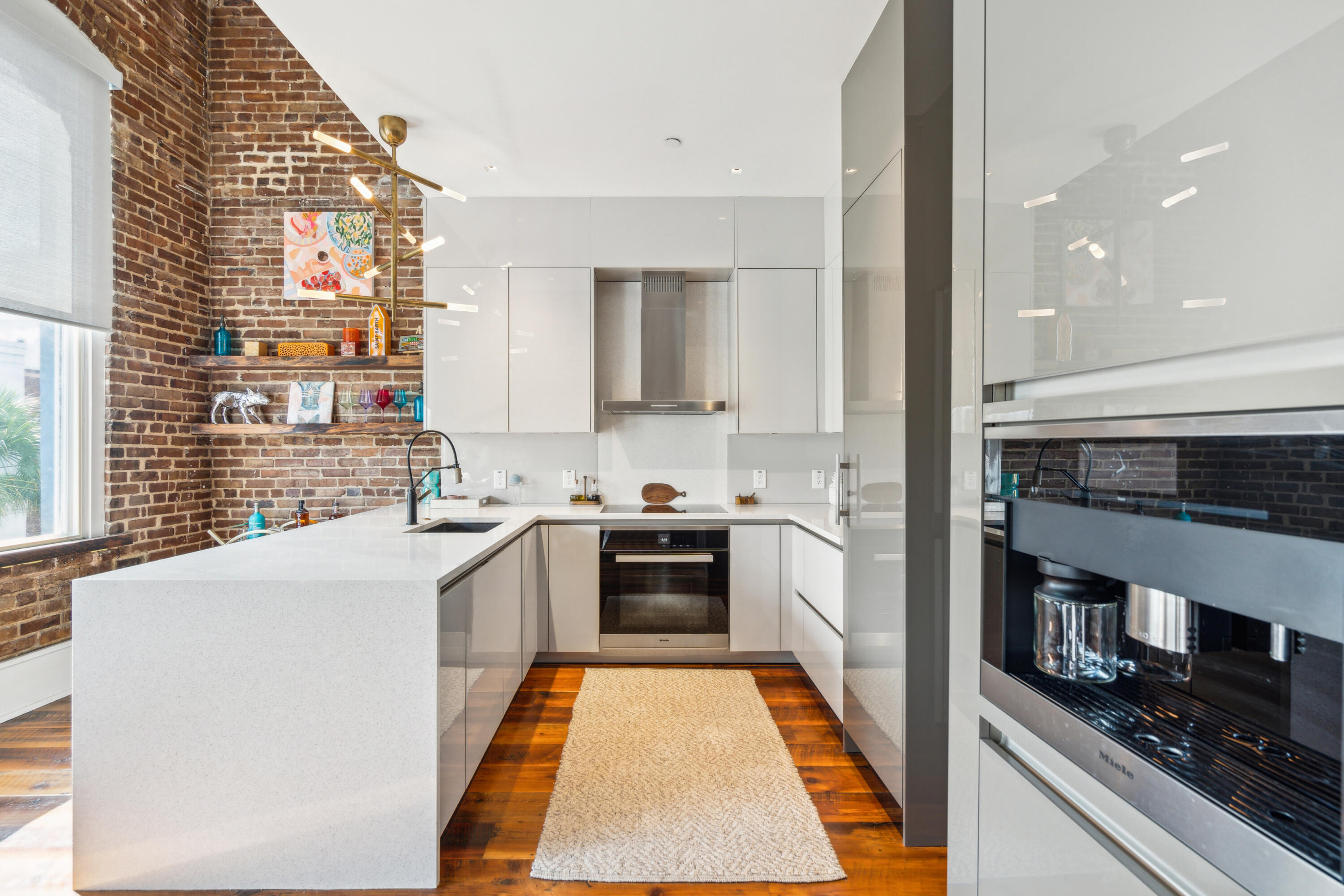 377 King Street # 209