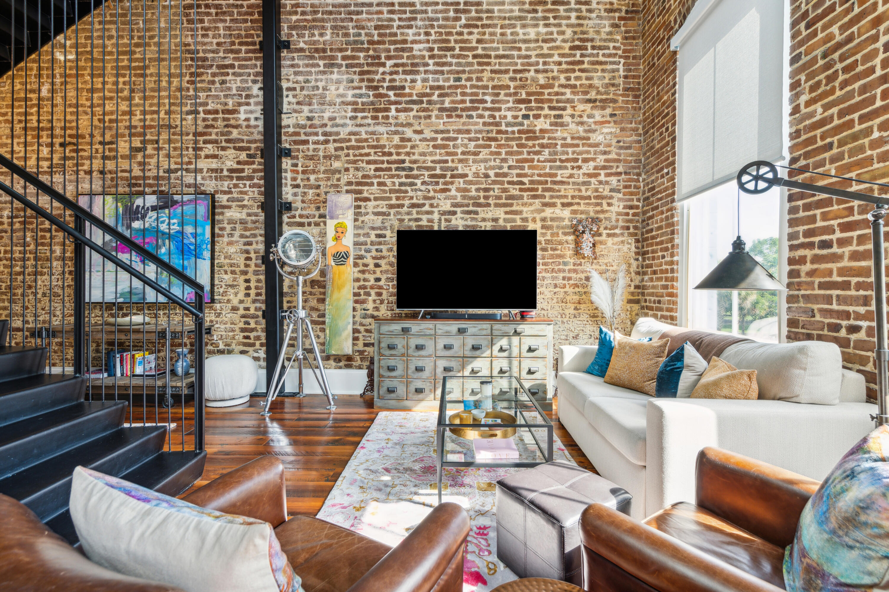 377 King Street # 209