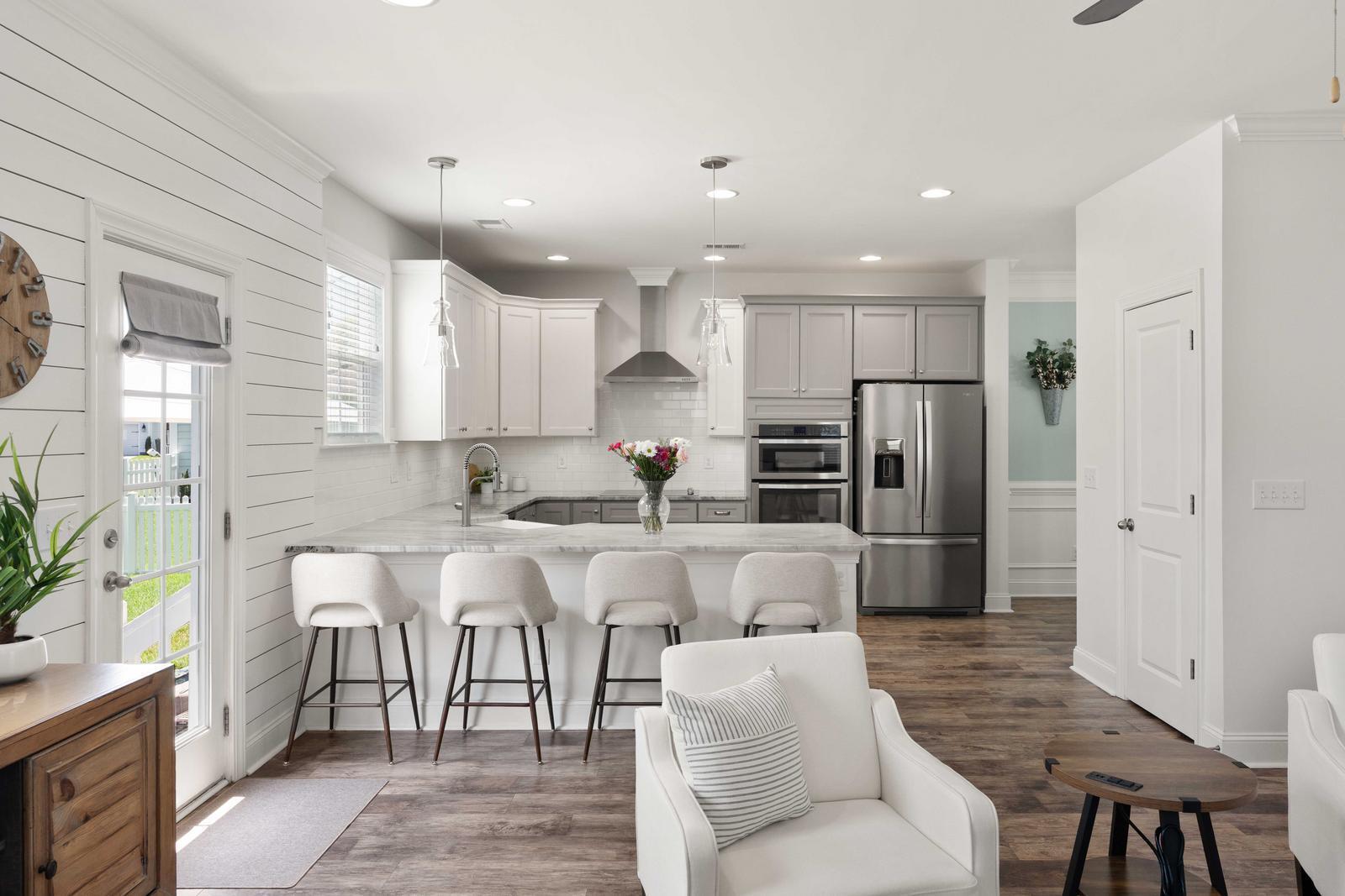 3369 Stockdale Street