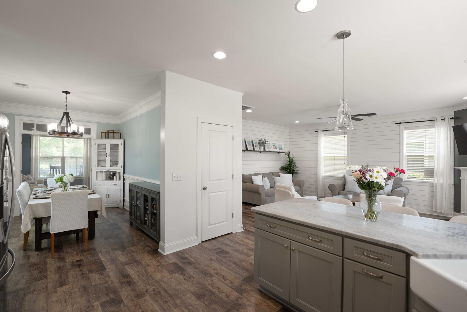 3369 Stockdale Street