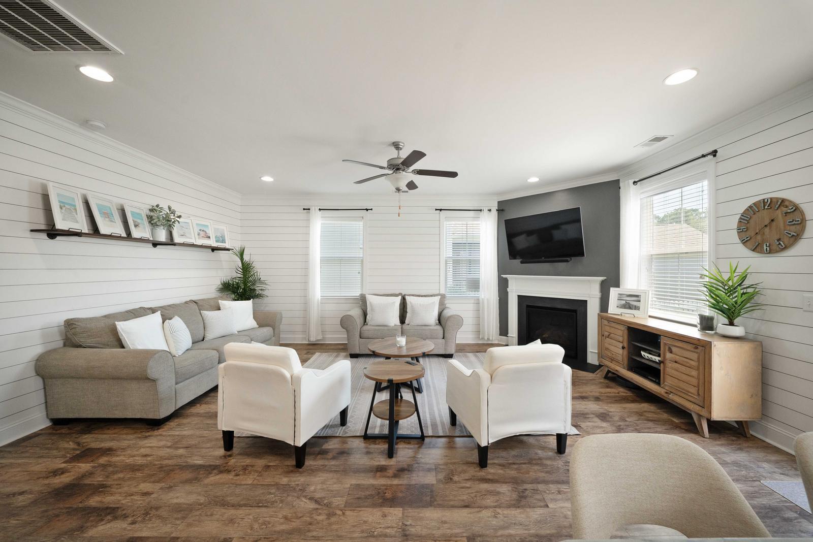 3369 Stockdale Street