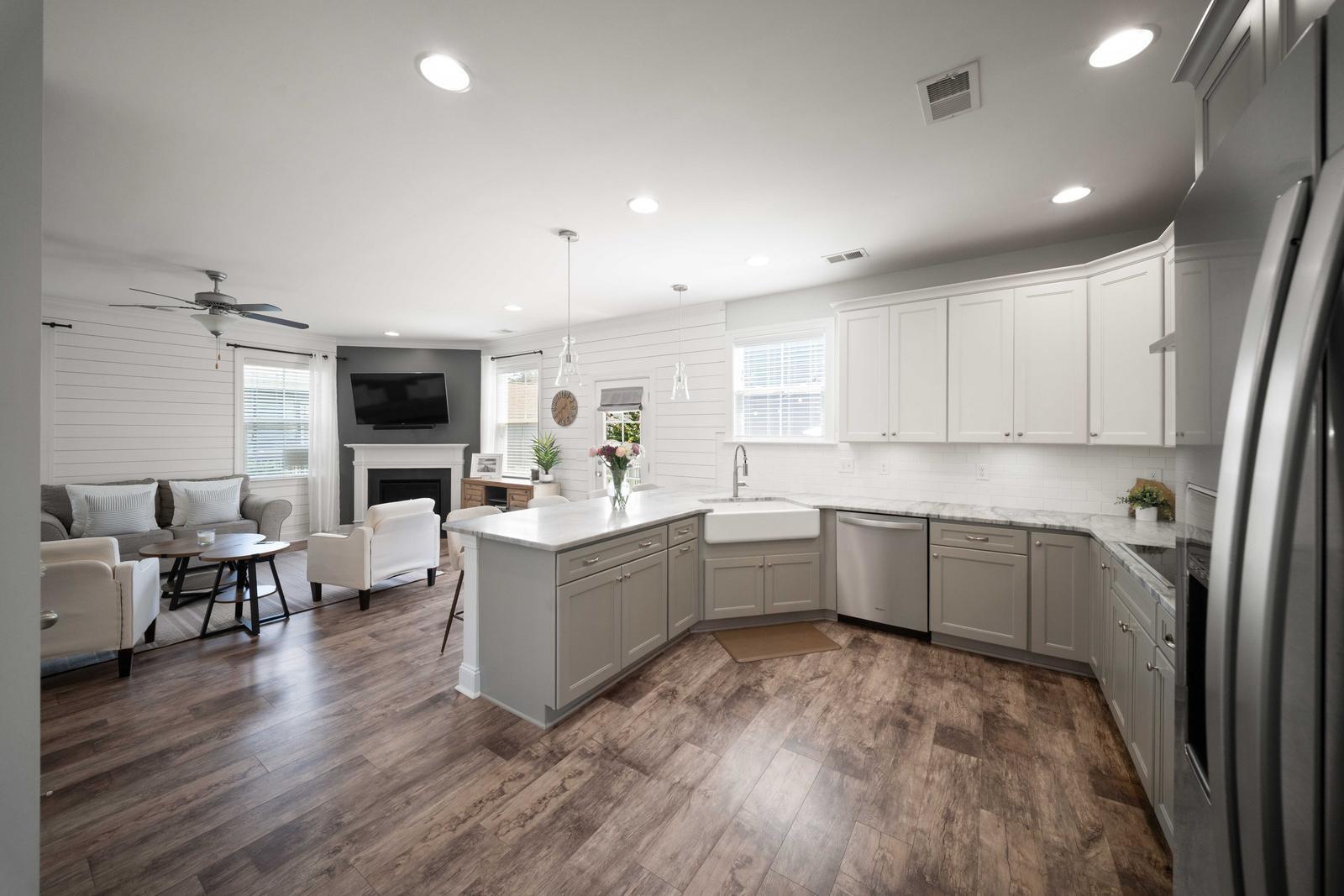 3369 Stockdale Street