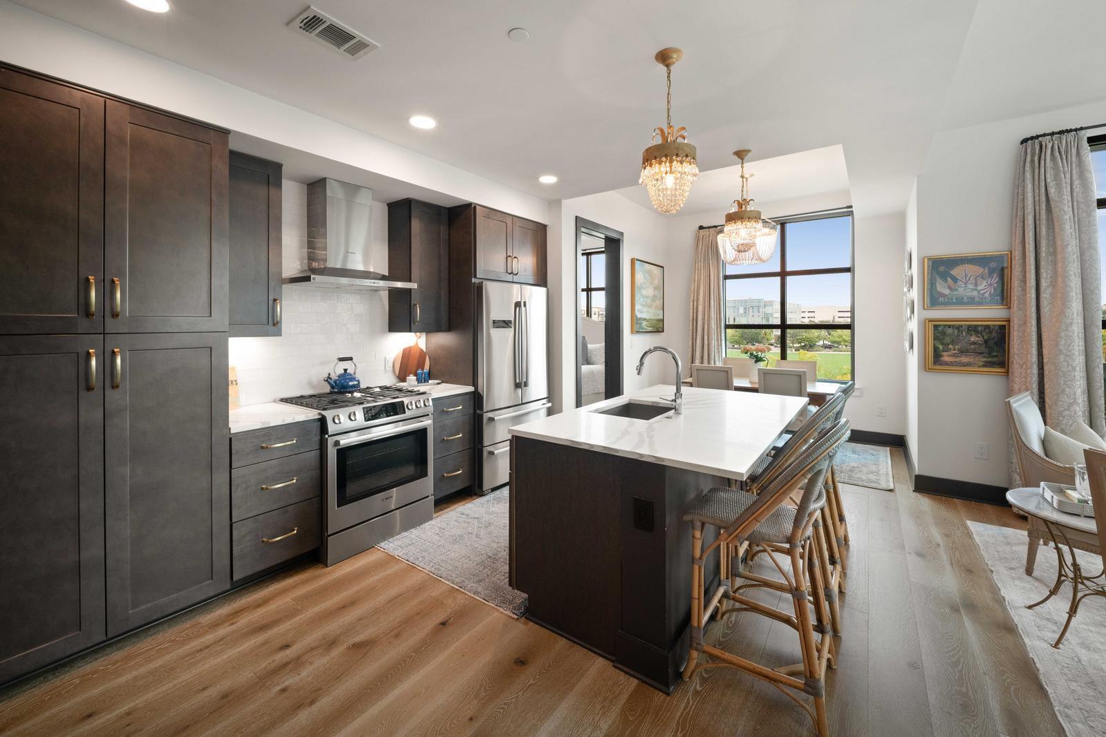 5 Gadsdenboro Street # 319