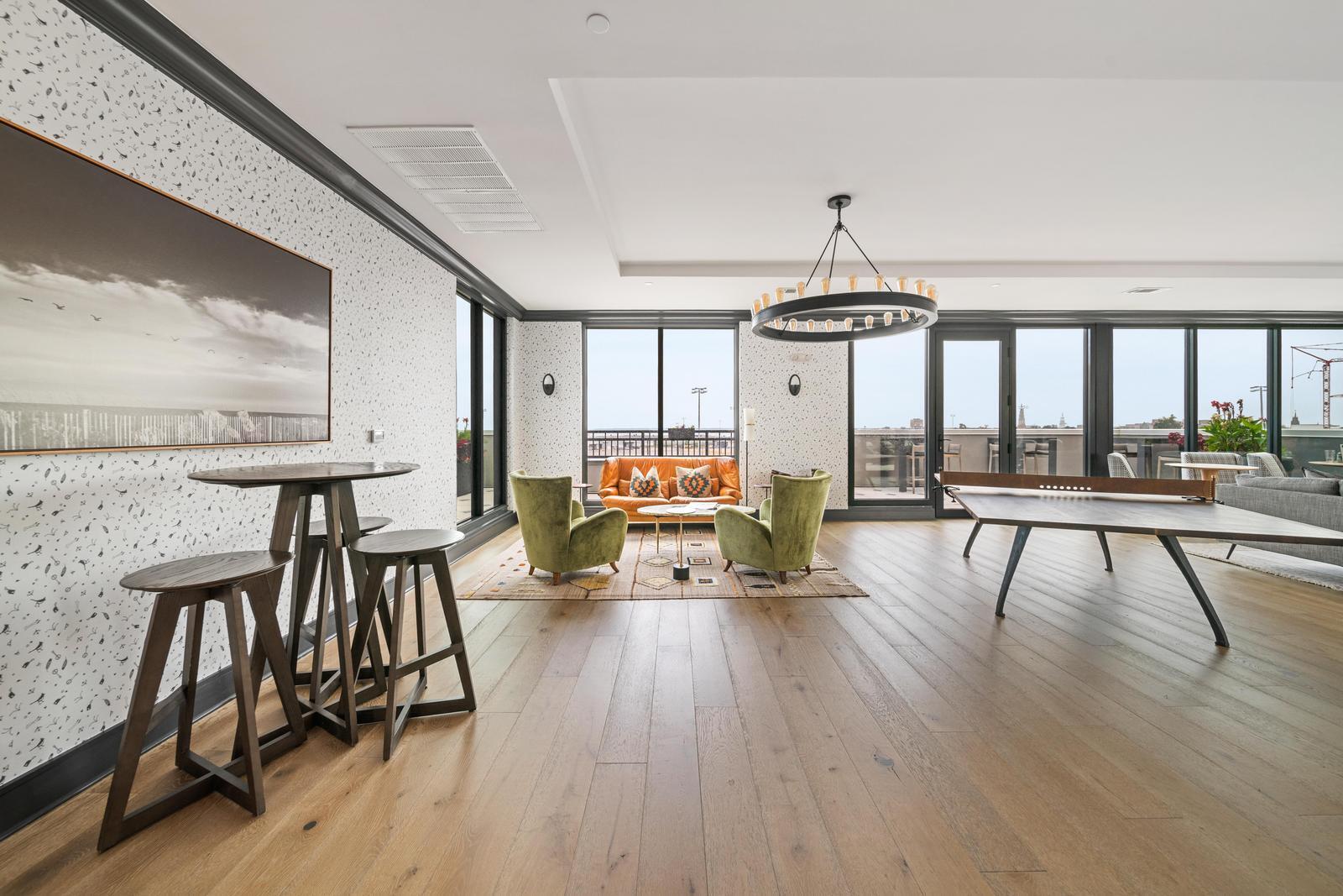 5 Gadsdenboro Street # 319