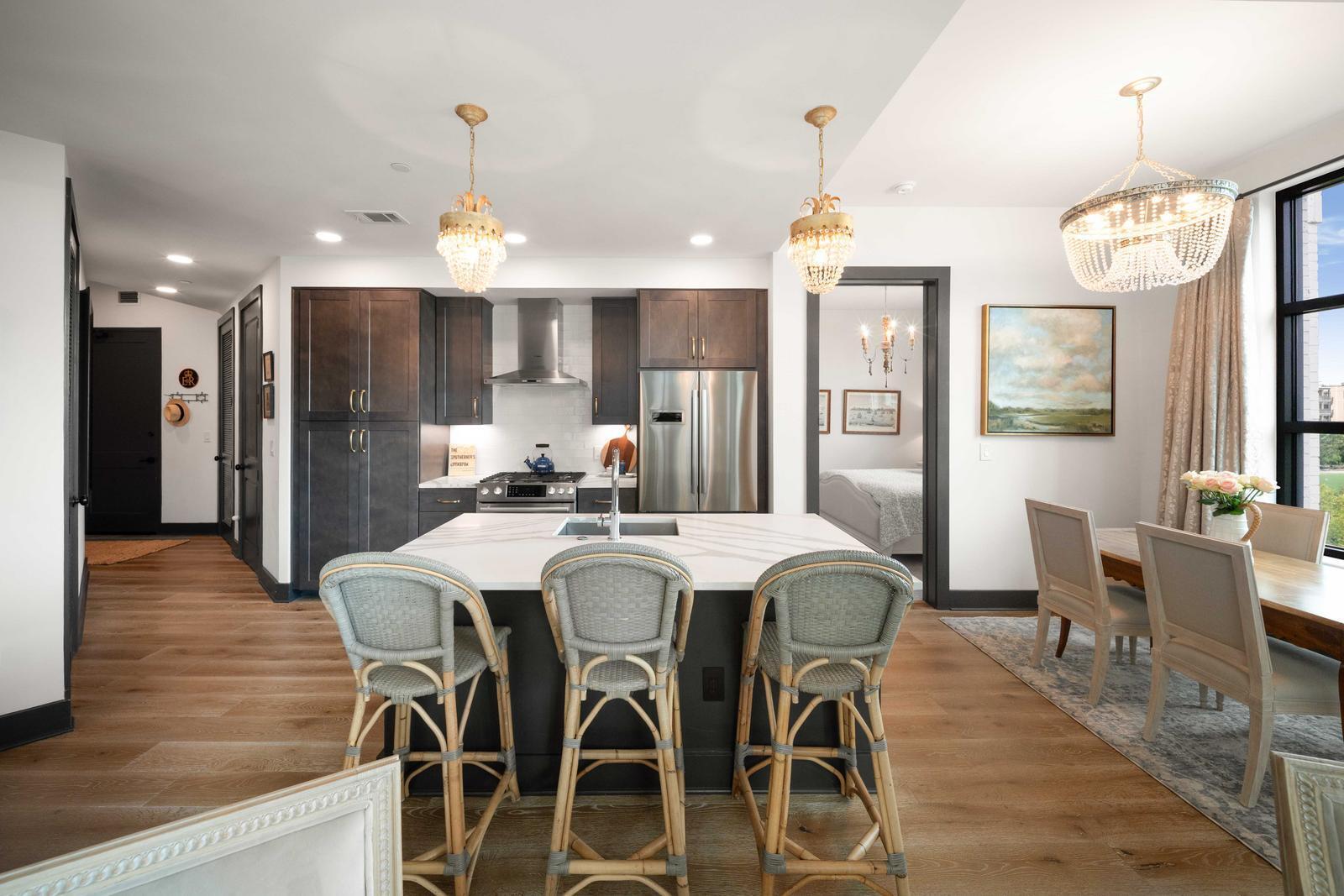 5 Gadsdenboro Street # 319