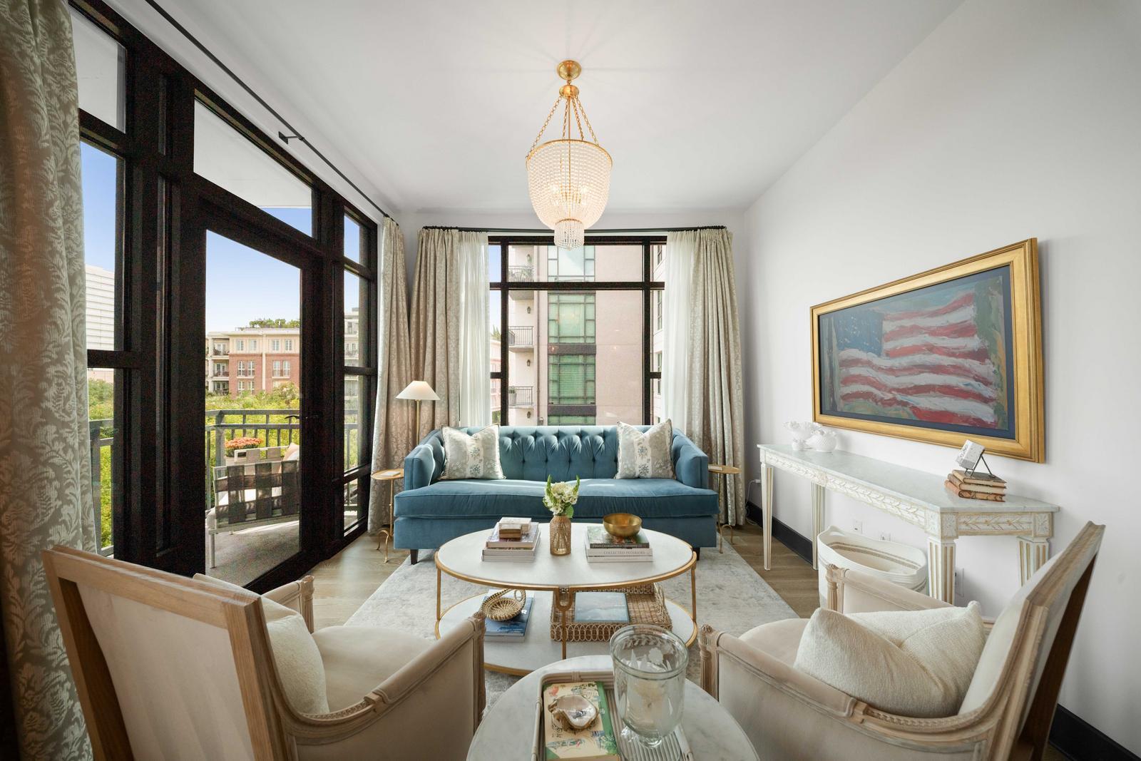 5 Gadsdenboro Street # 319