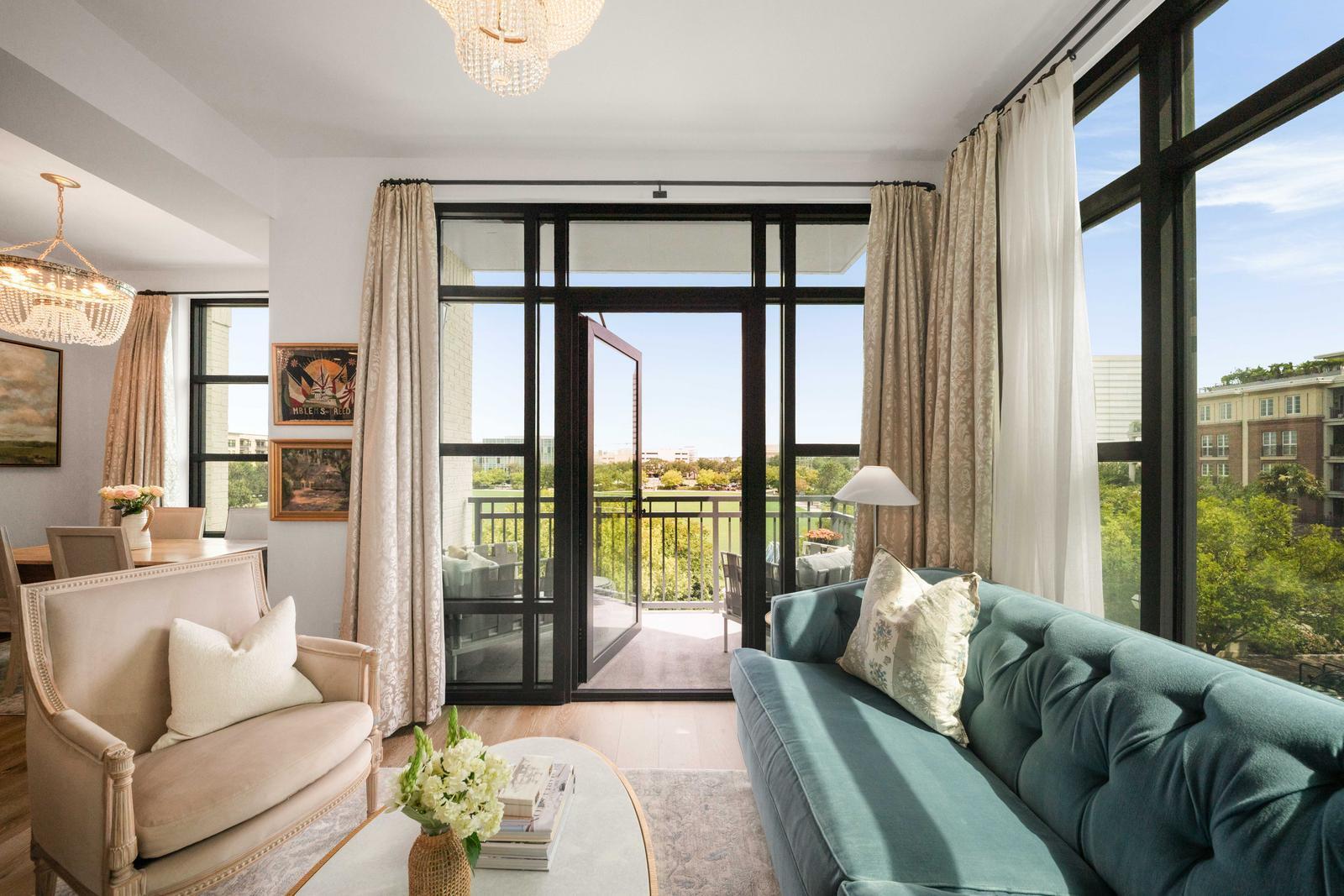 5 Gadsdenboro Street # 319