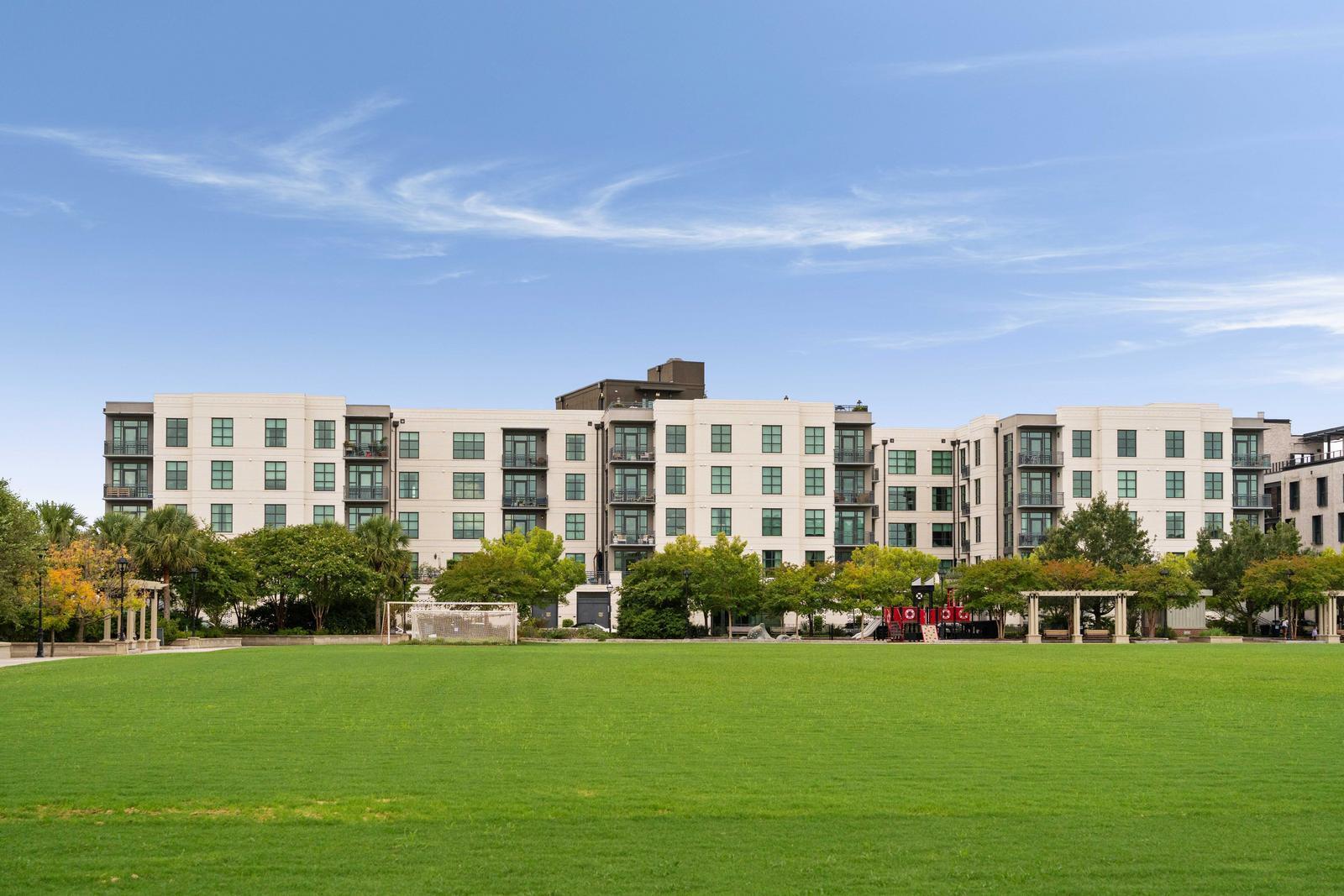 5 Gadsdenboro Street # 319