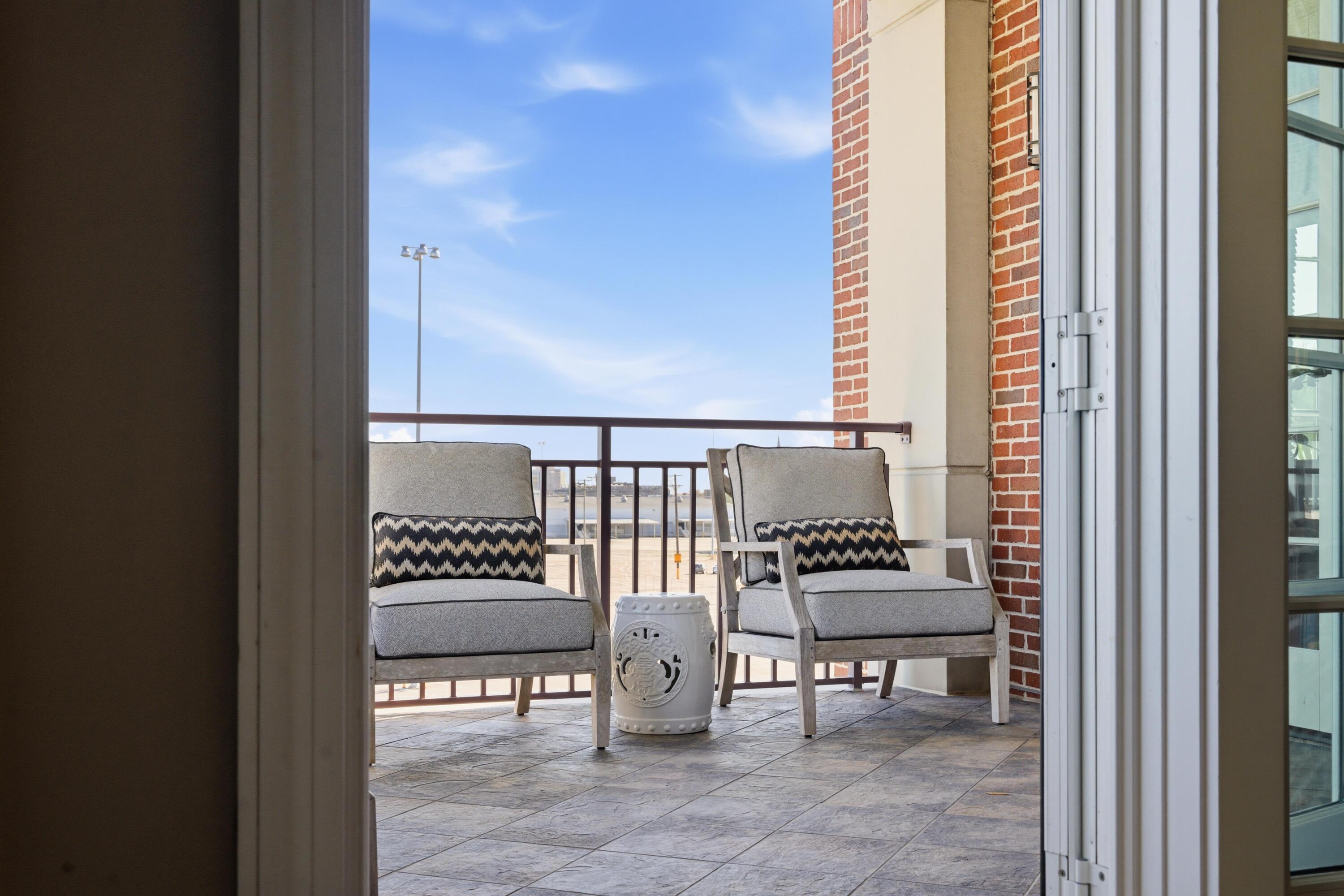 2 Laurens Street 3 E