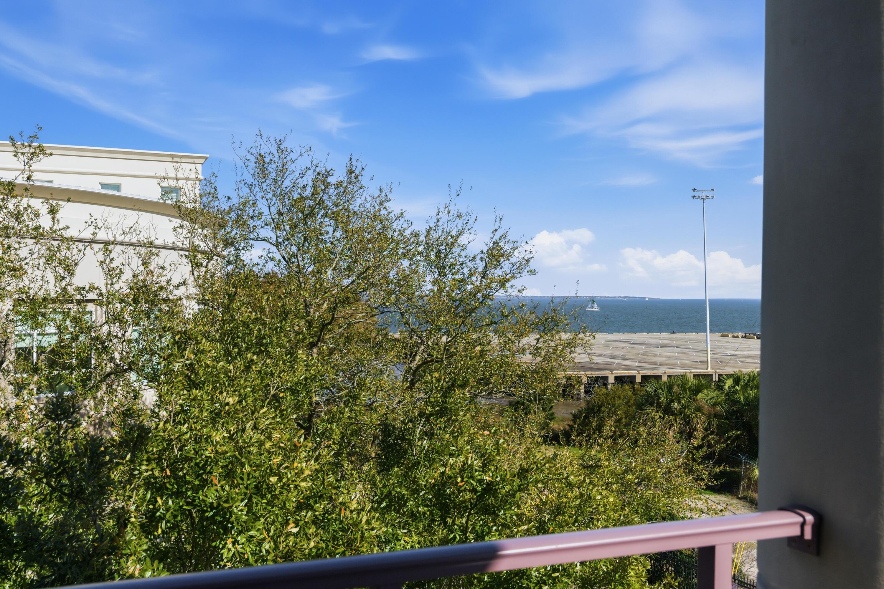 2 Laurens Street 3 E