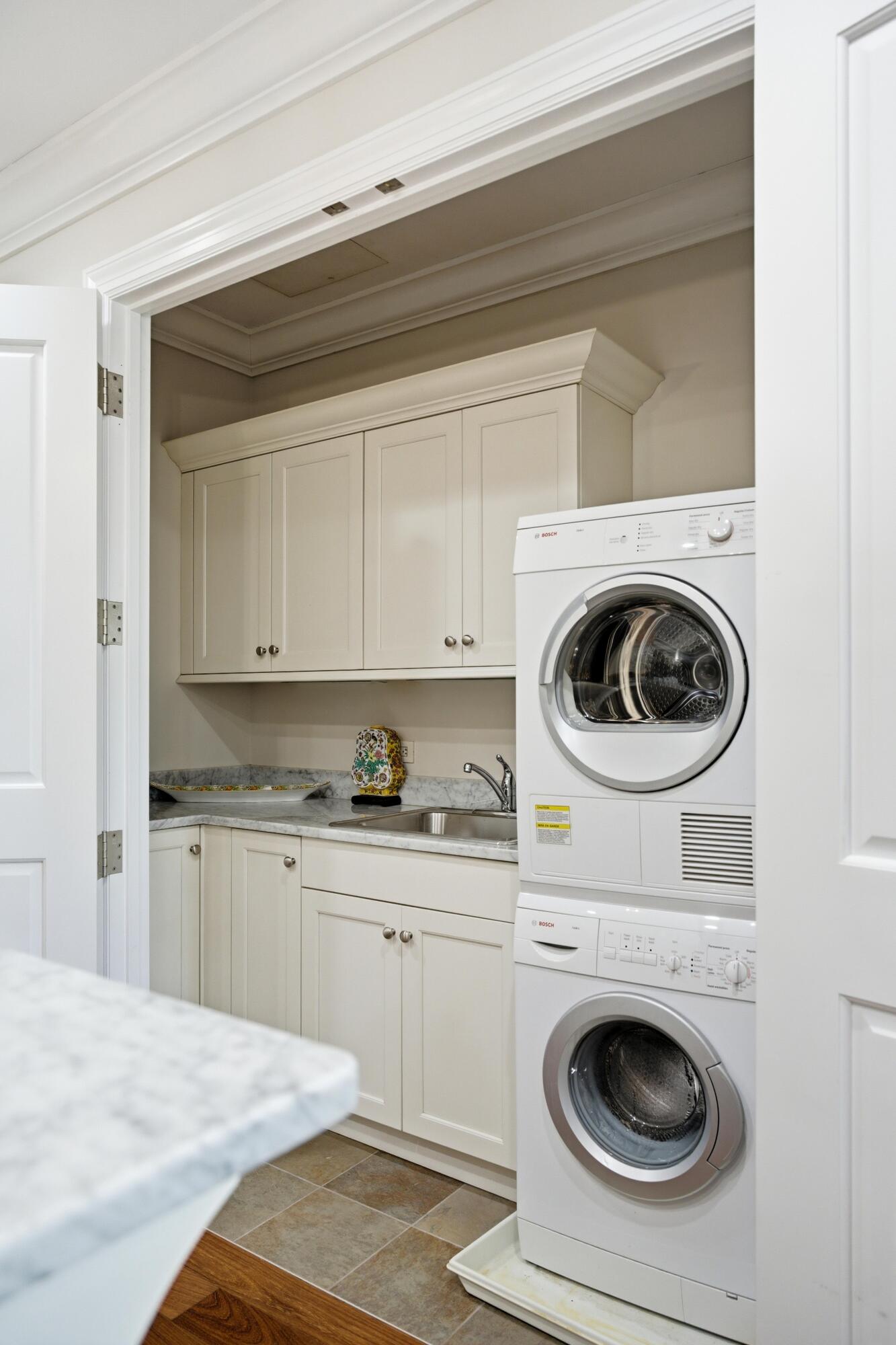 2 Laurens Street 3 E