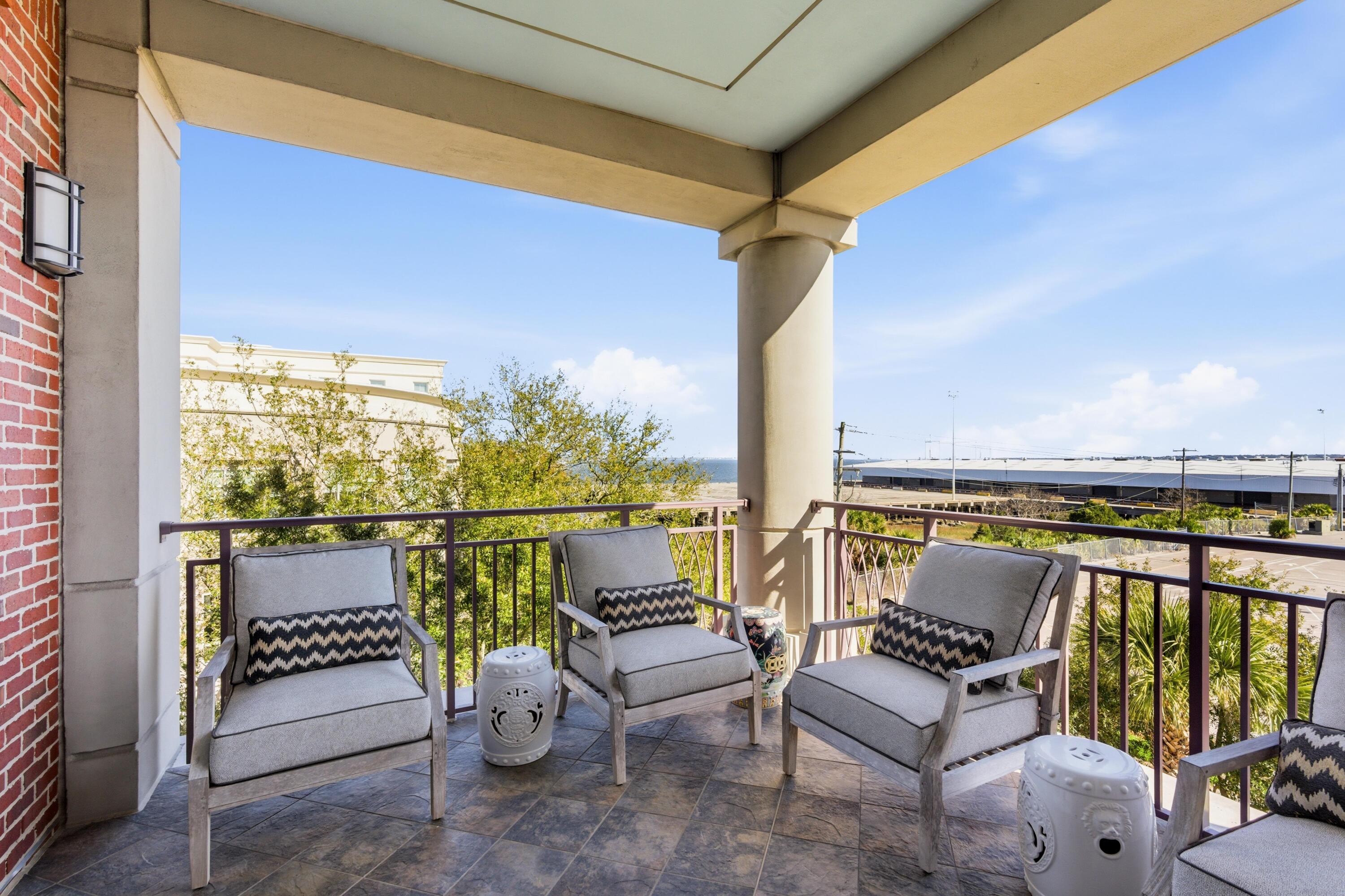 2 Laurens Street 3 E