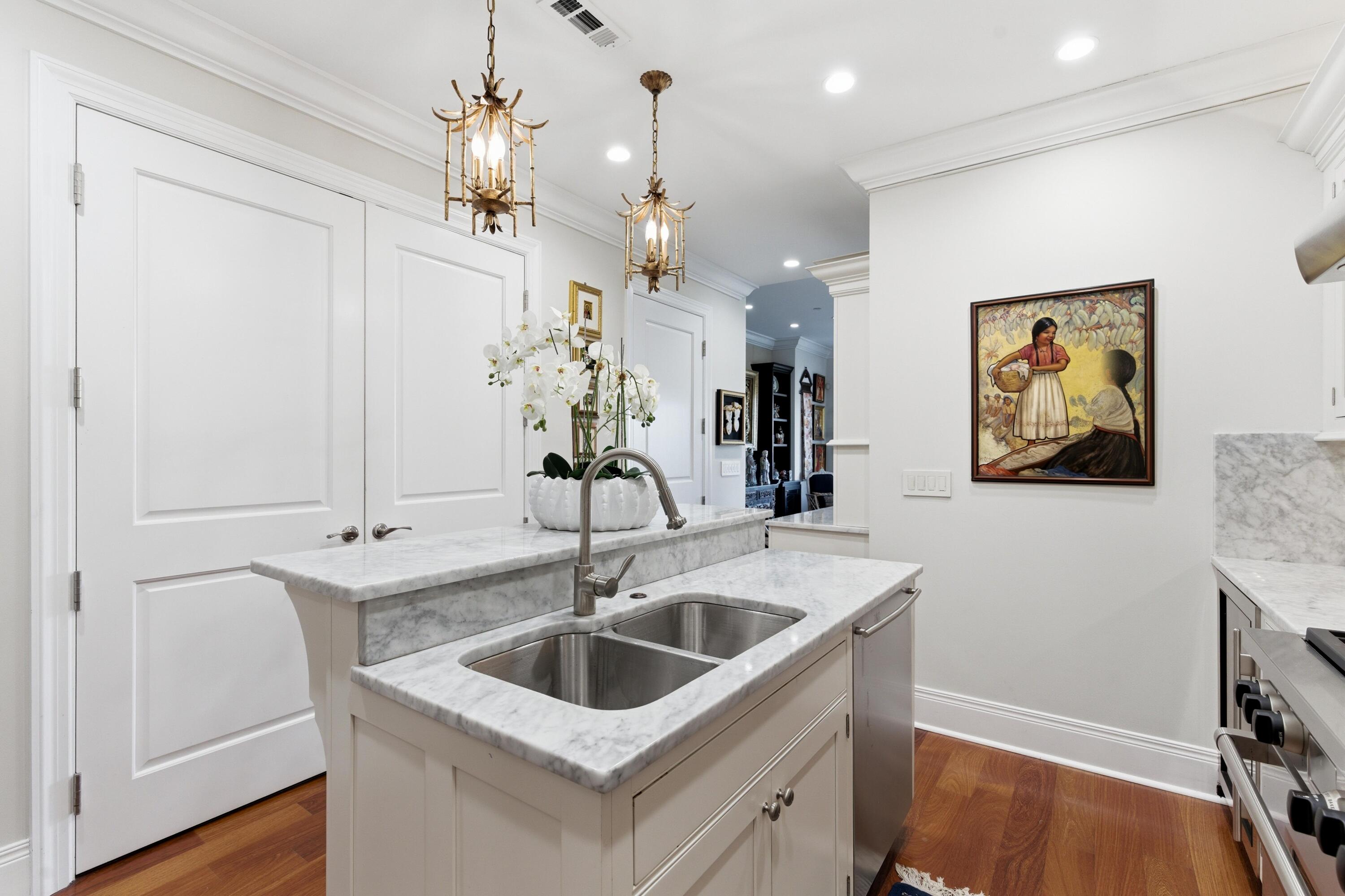 2 Laurens Street 3 E