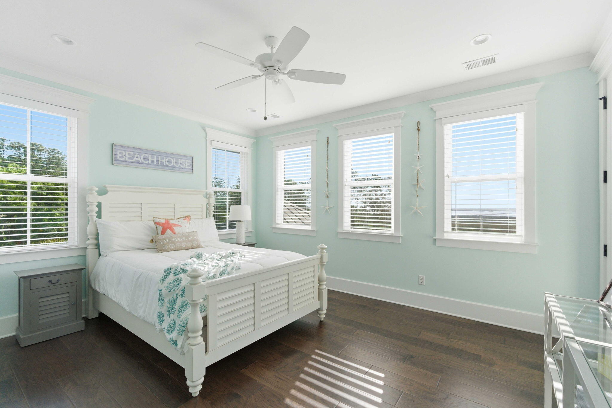 3020 Intracoastal View Drive