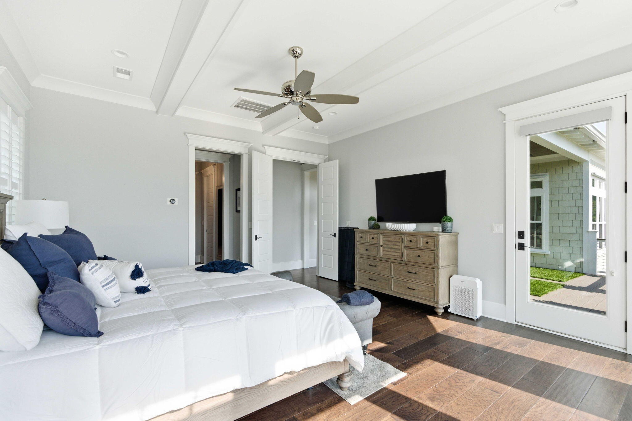 3020 Intracoastal View Drive