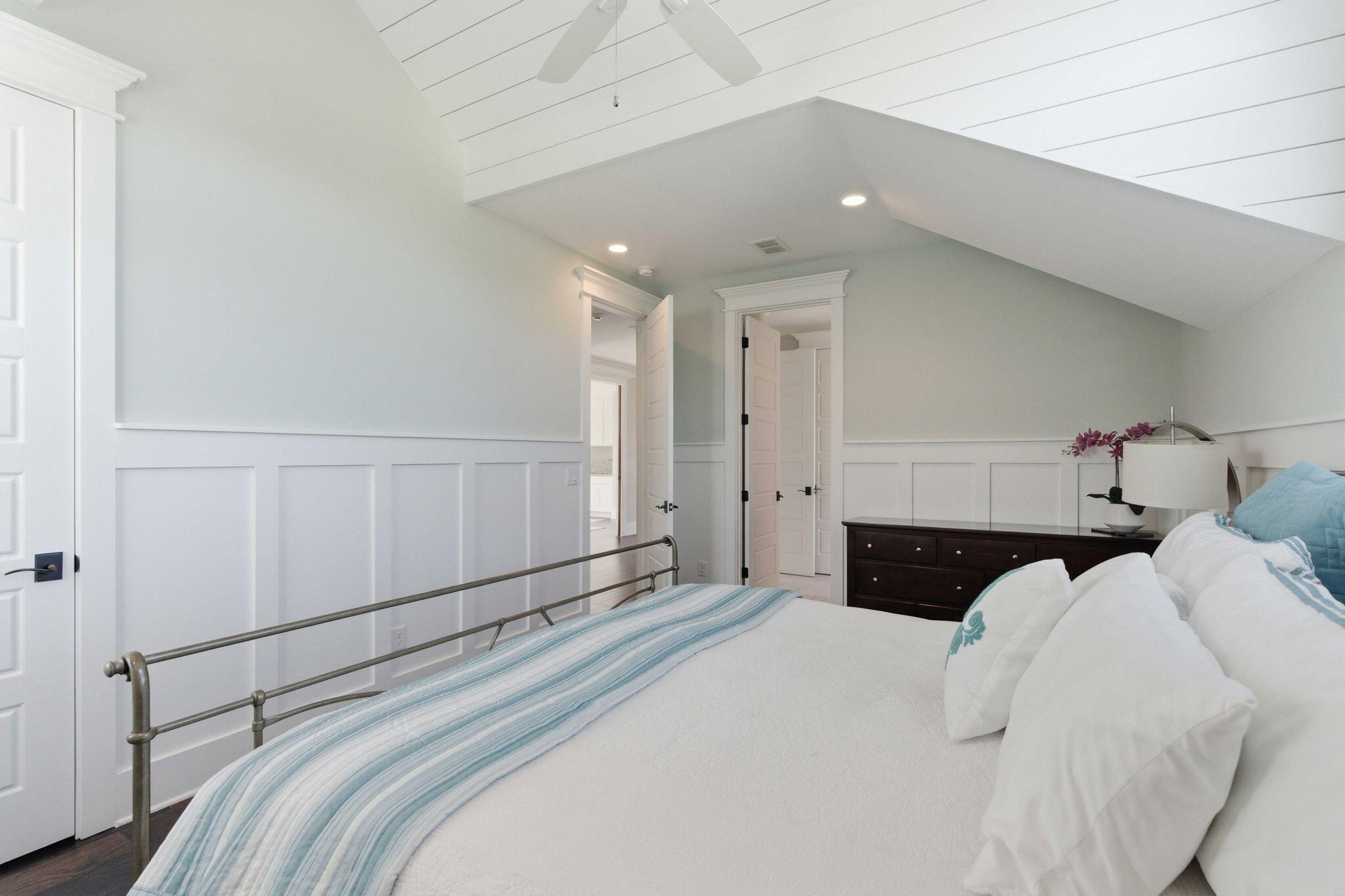 3020 Intracoastal View Drive