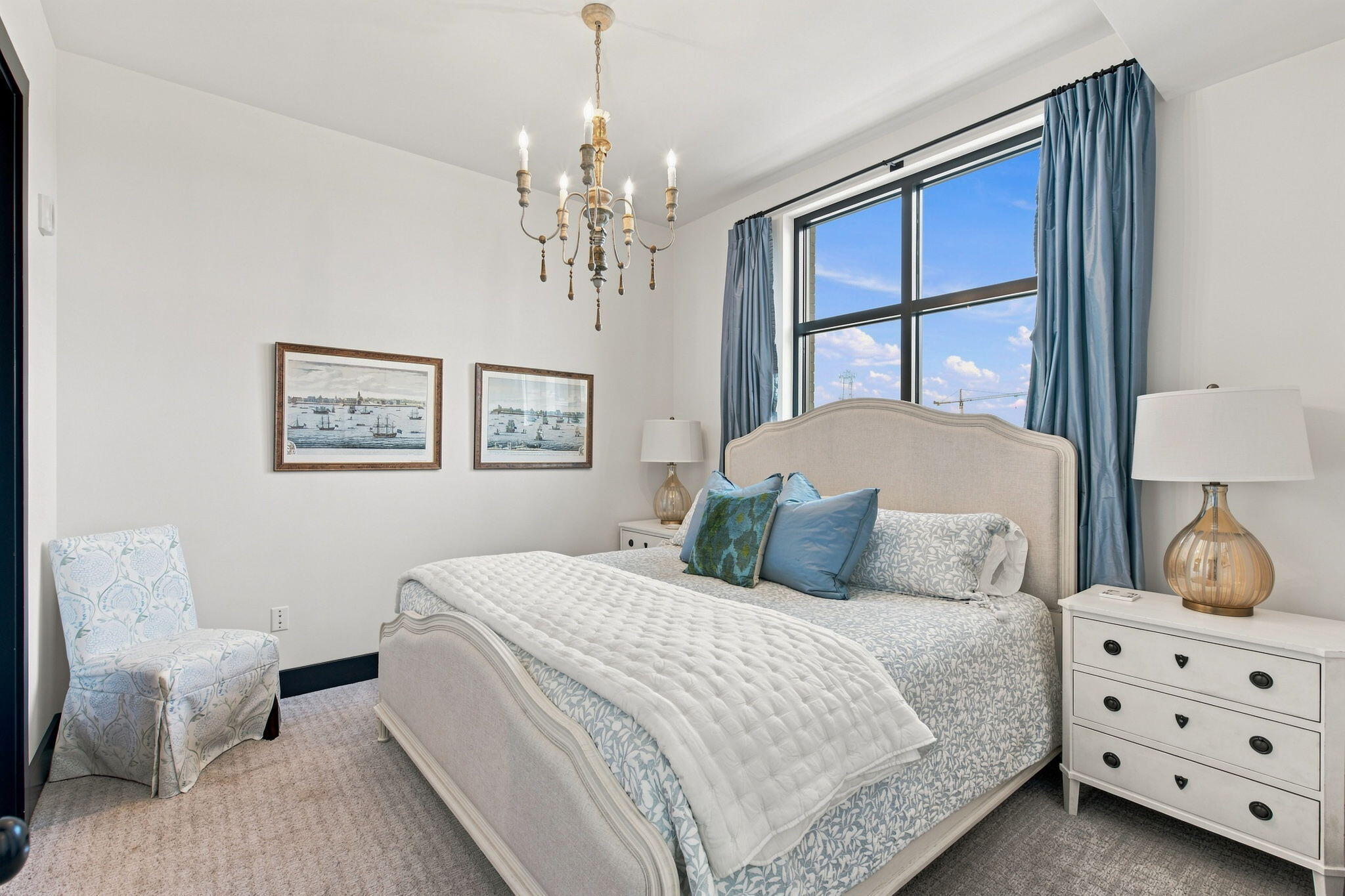 5 Gadsdenboro Street # 319