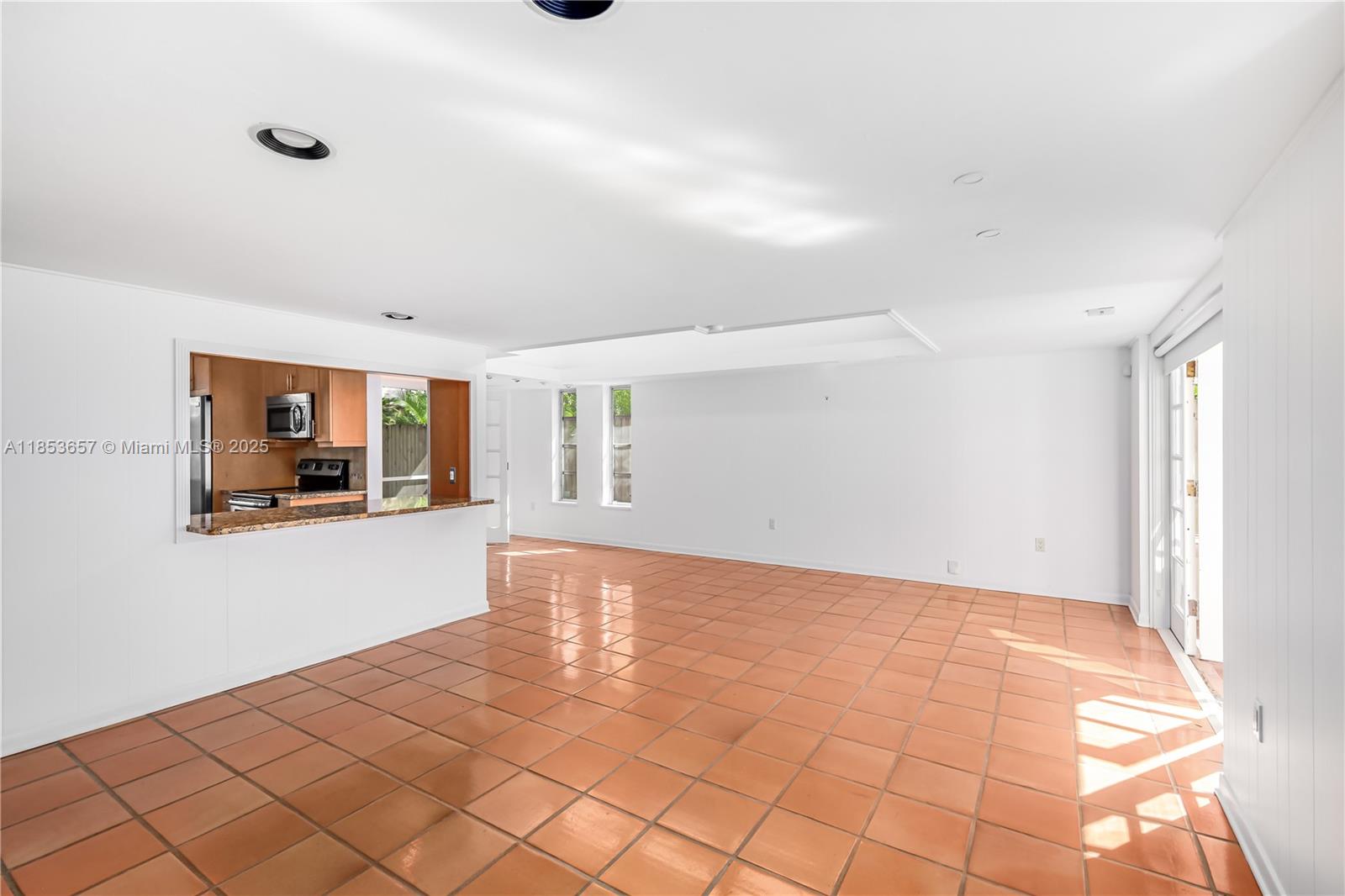 4161 Ventura Ave