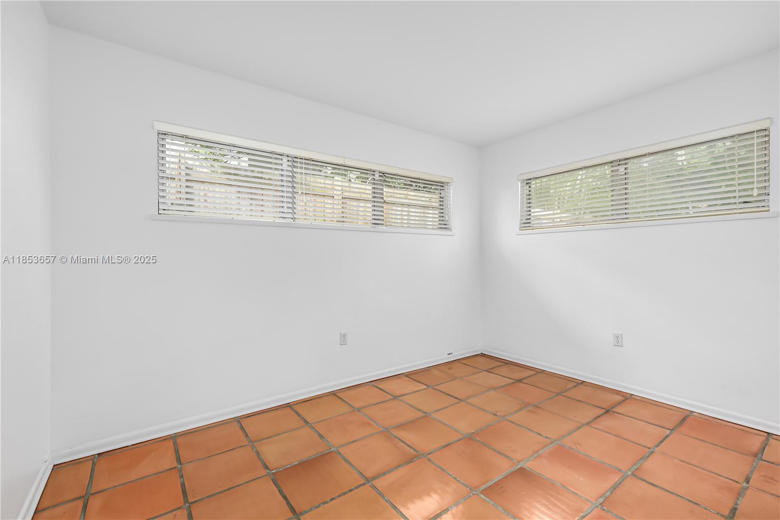 4161 Ventura Ave