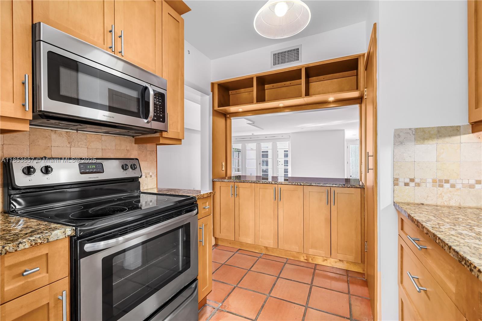 4161 Ventura Ave