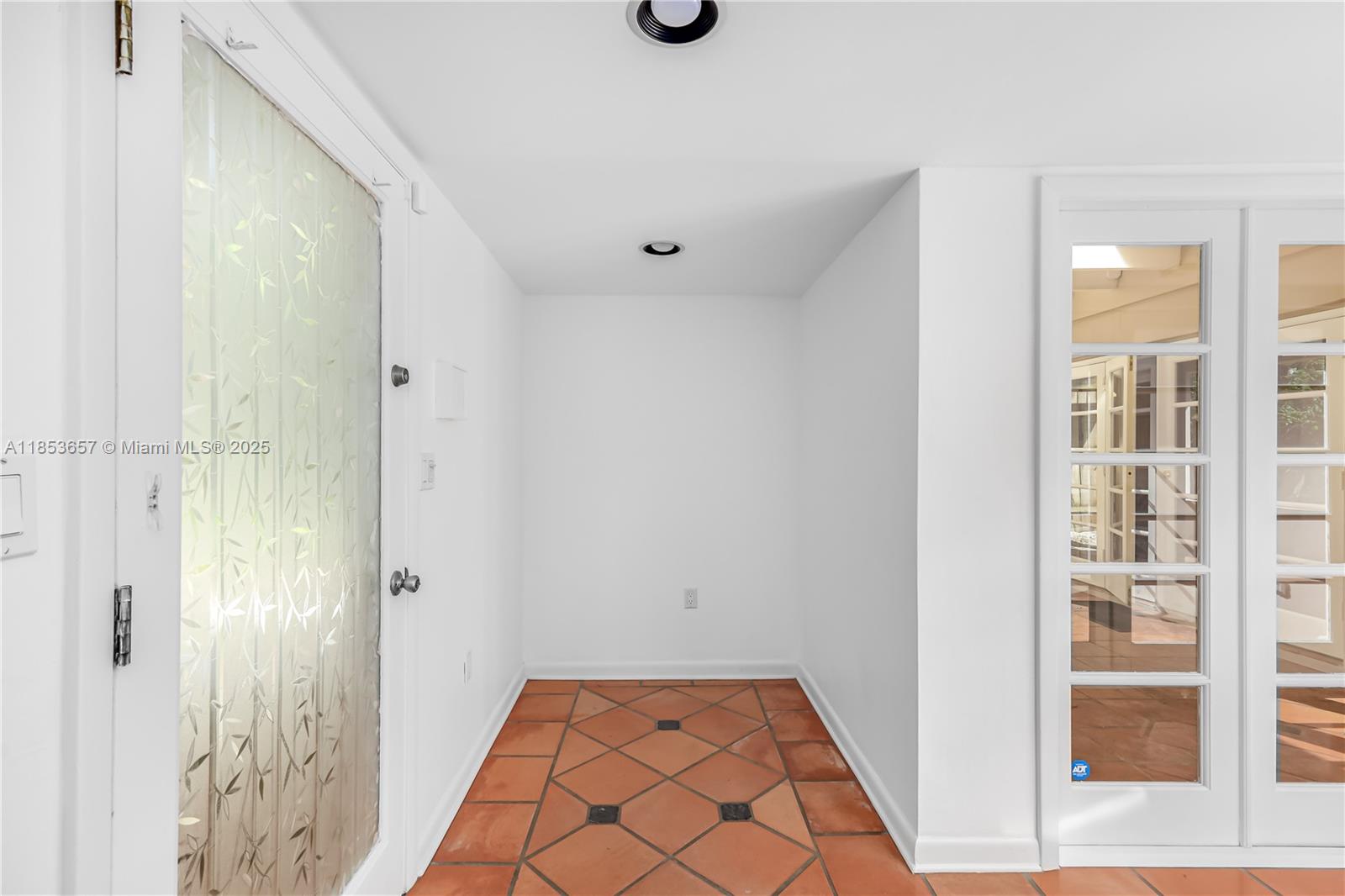 4161 Ventura Ave