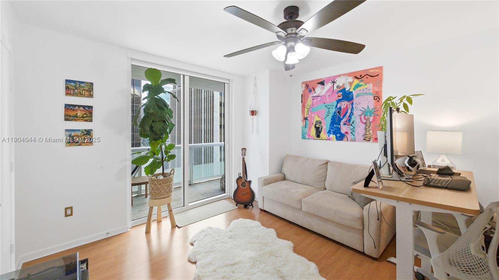 50 Biscayne Blvd # 2911