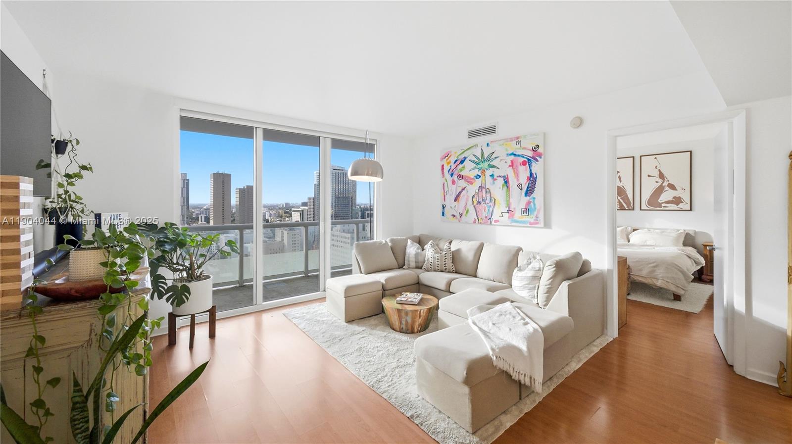 50 Biscayne Blvd # 2911